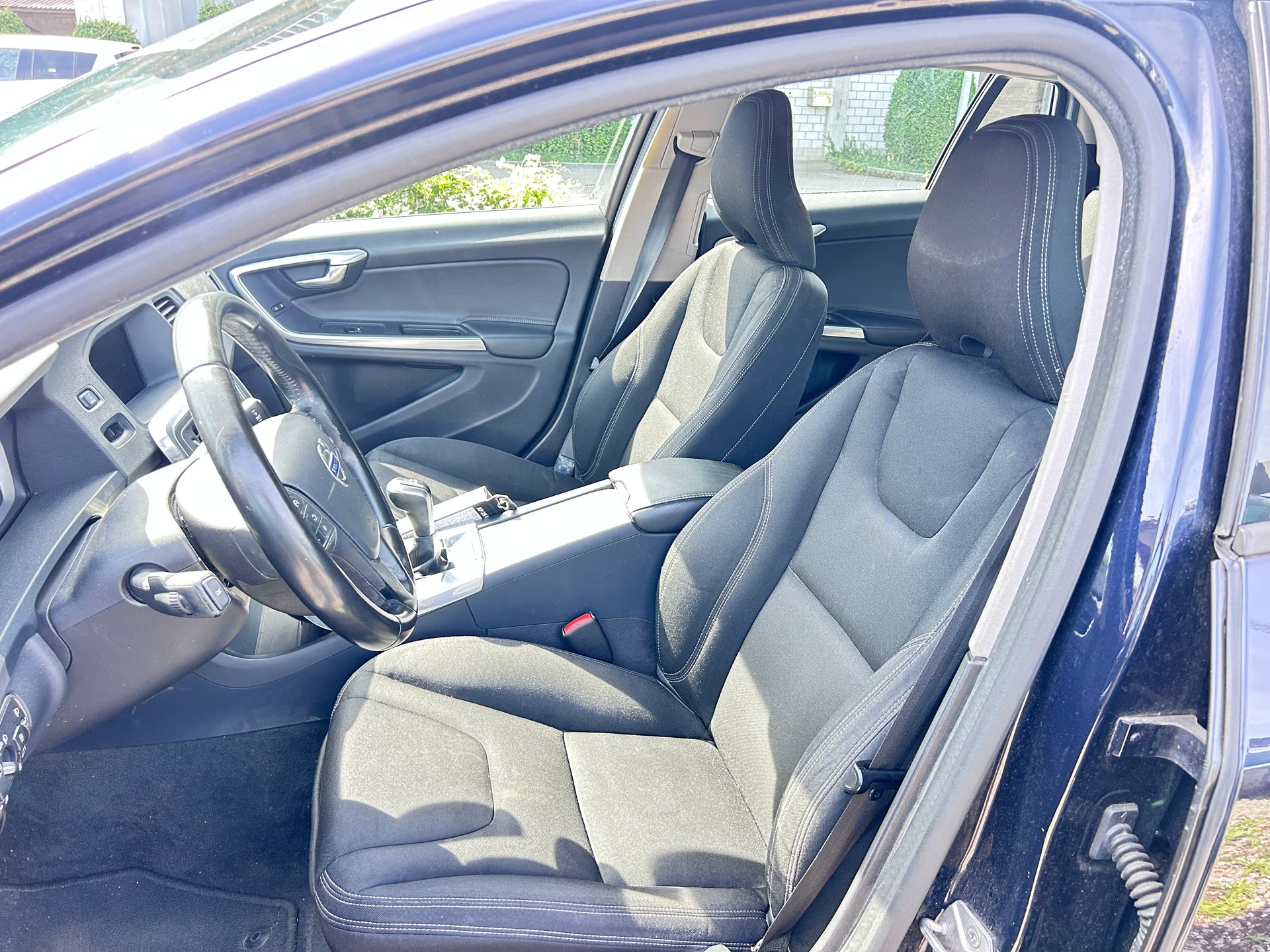 VOLVO V60 D4 Summum-image-8
