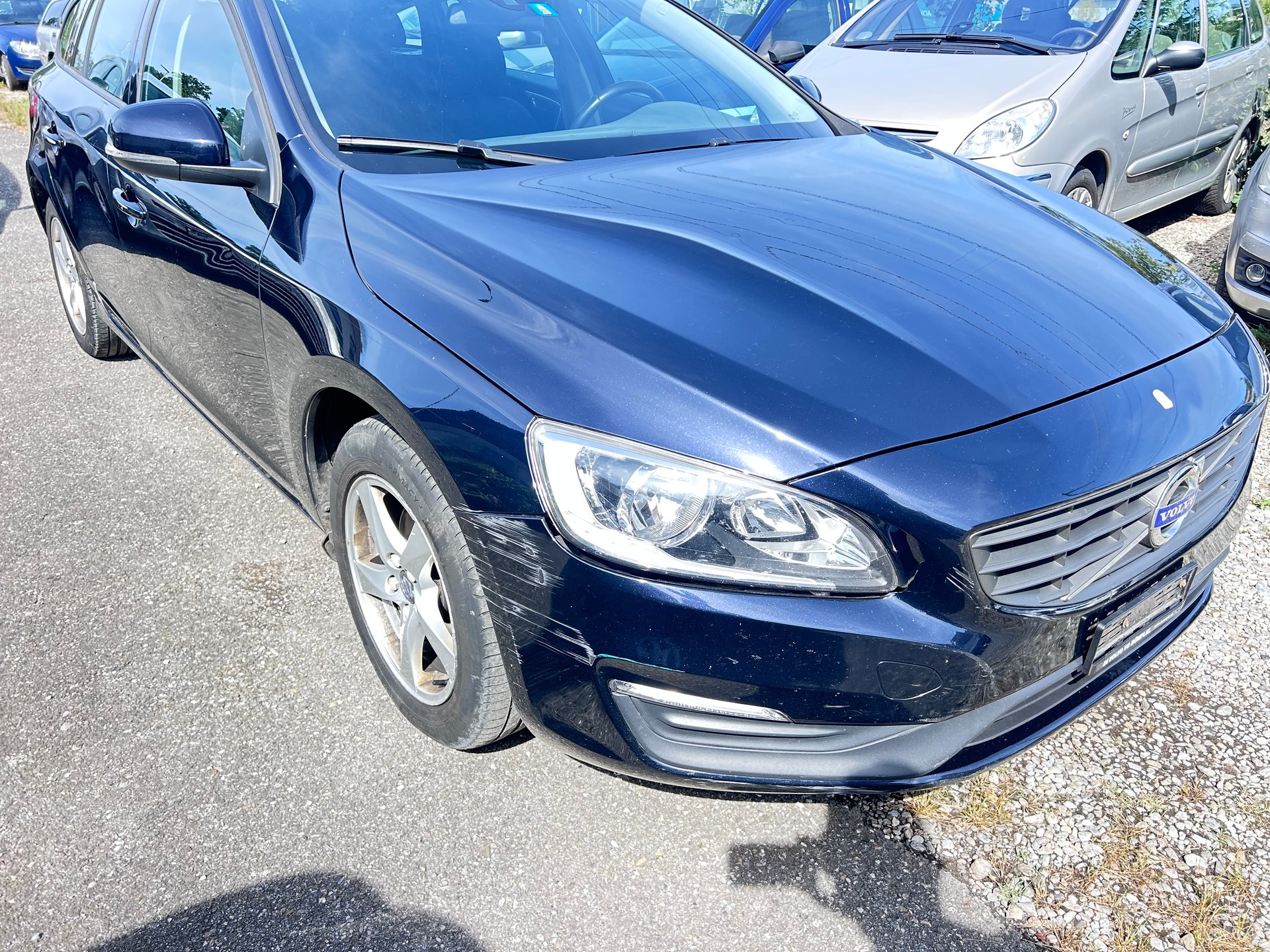 VOLVO V60 D4 Summum-image-1