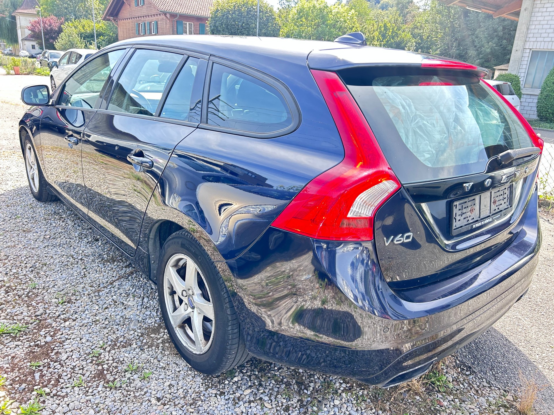 VOLVO V60 D4 Summum-image-4