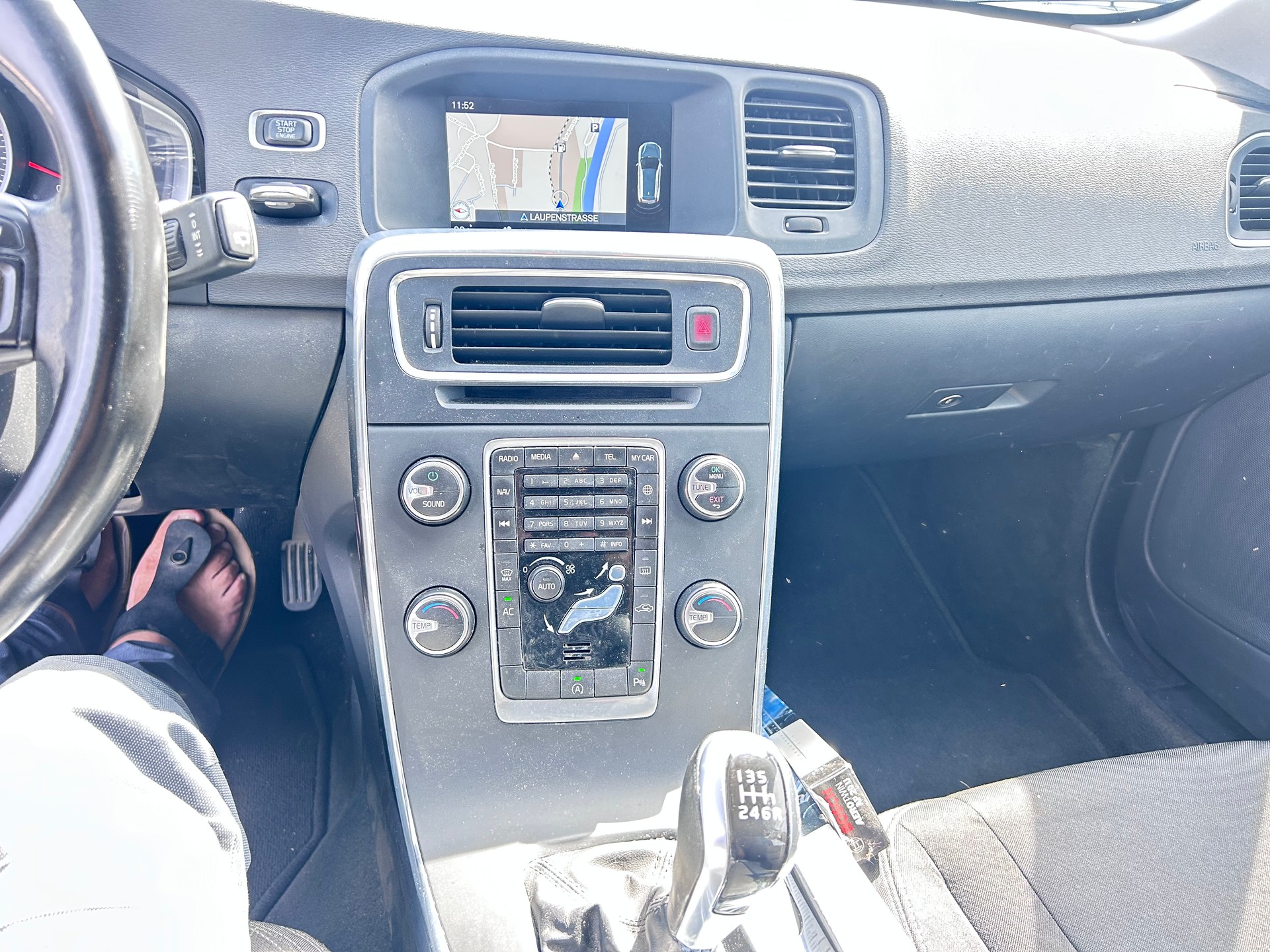 VOLVO V60 D4 Summum-image-9