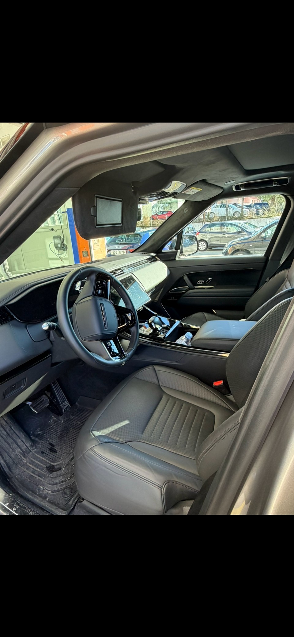LAND ROVER 4.4 V8 SV Edition One Carbon-image-5