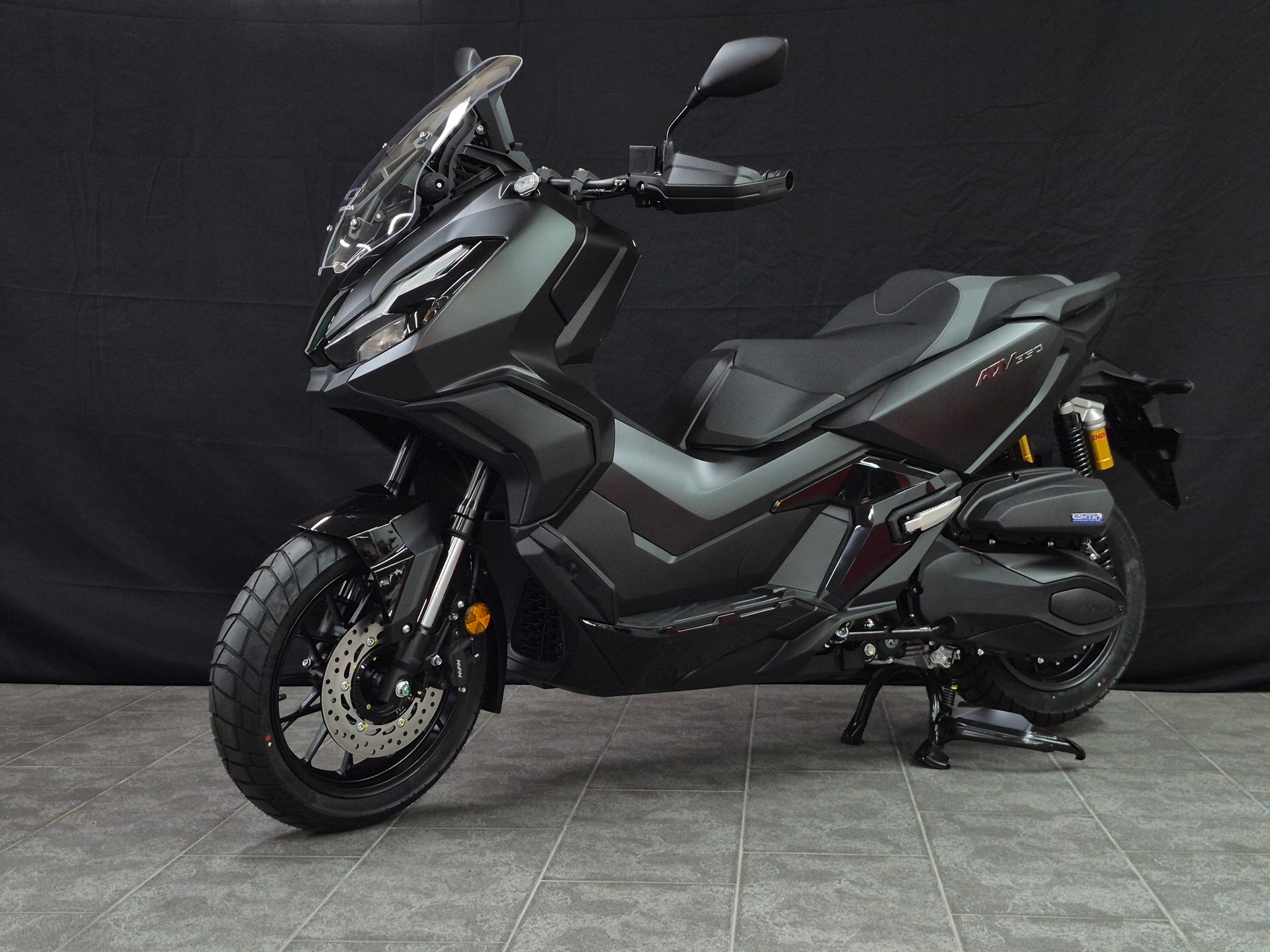 HONDA ADV 350-showroom-element-2
