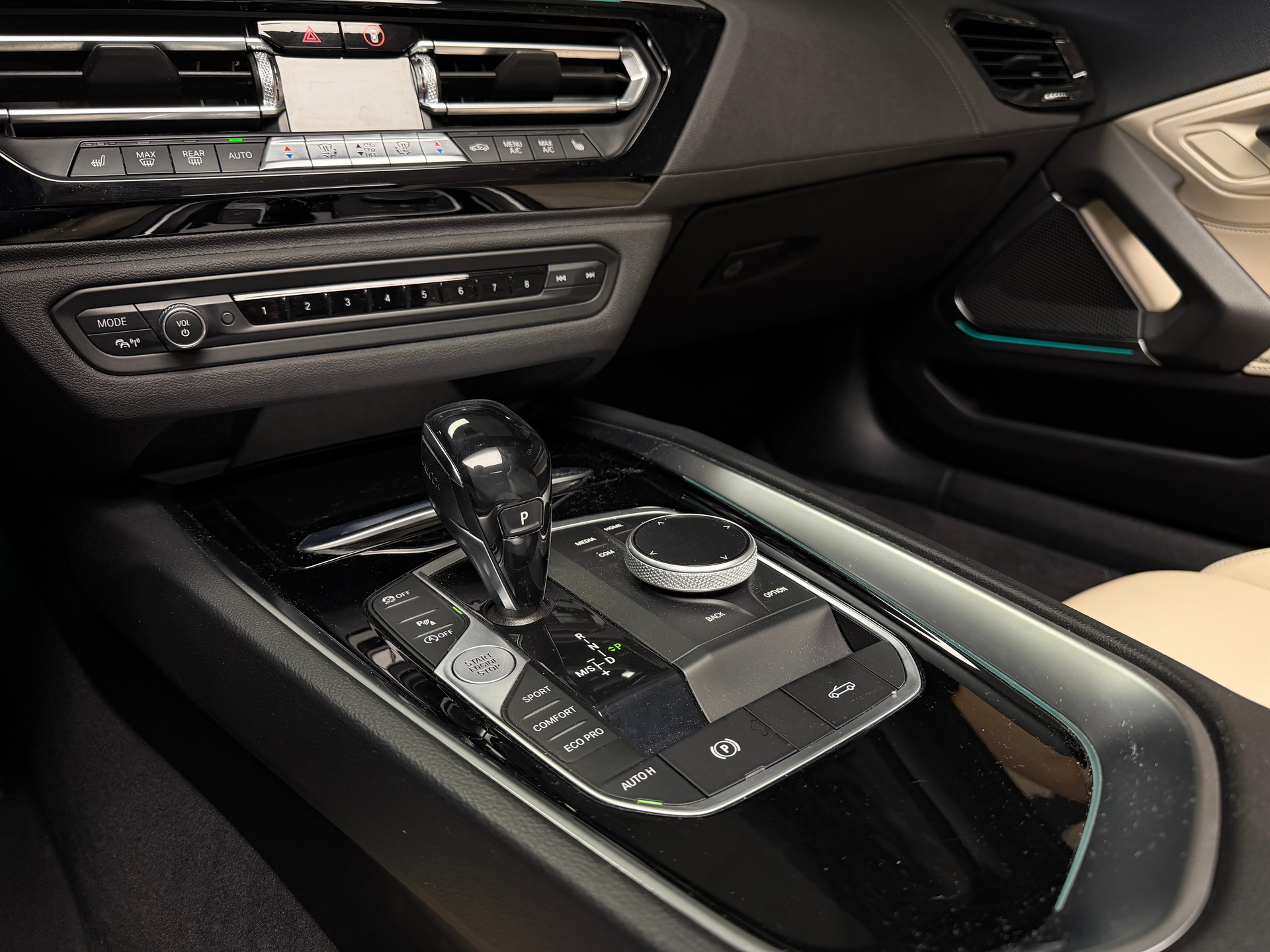 BMW Z4 sDrive 20i M Sport Steptronic-image-21