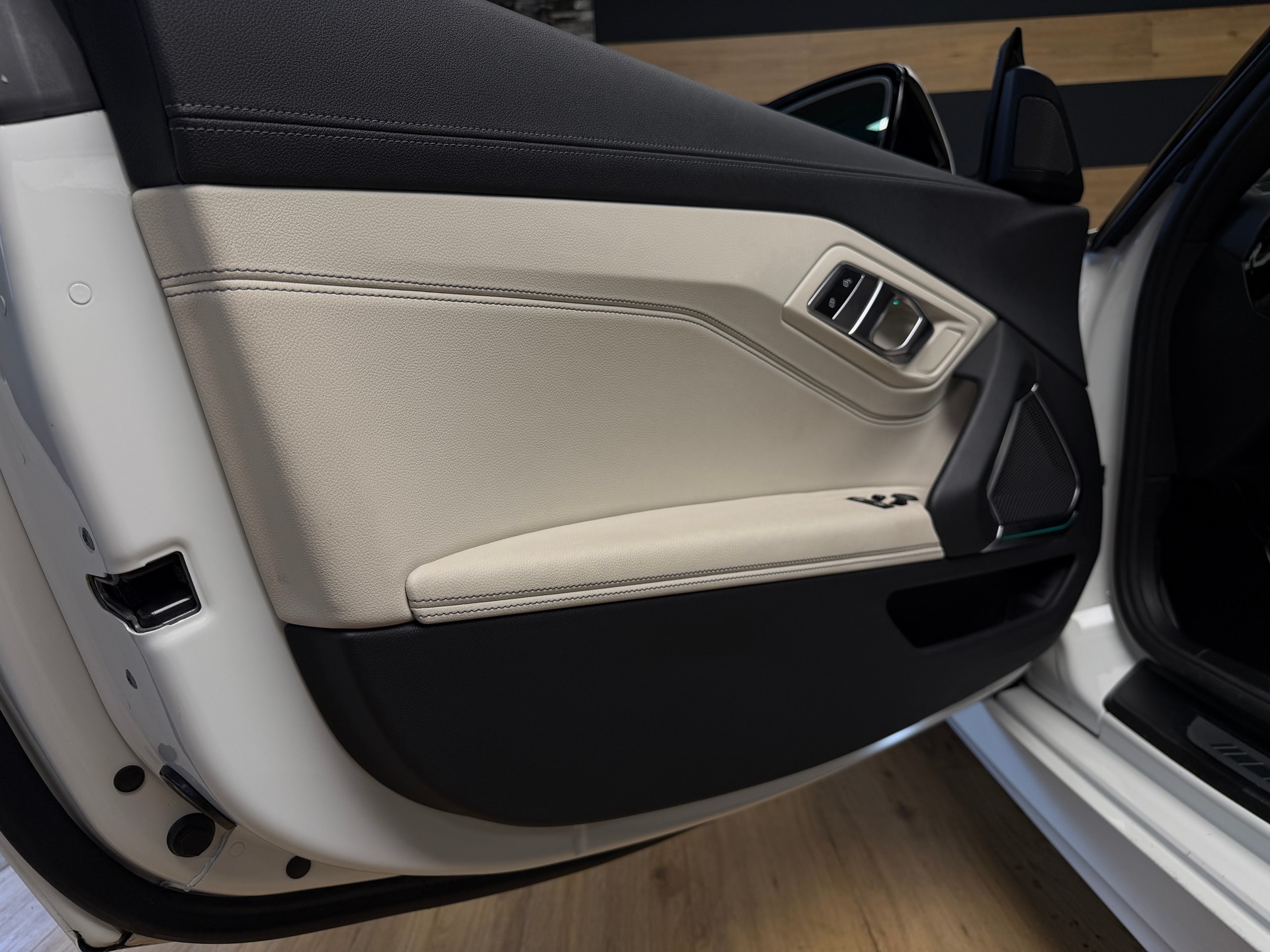 BMW Z4 sDrive 20i M Sport Steptronic-image-13