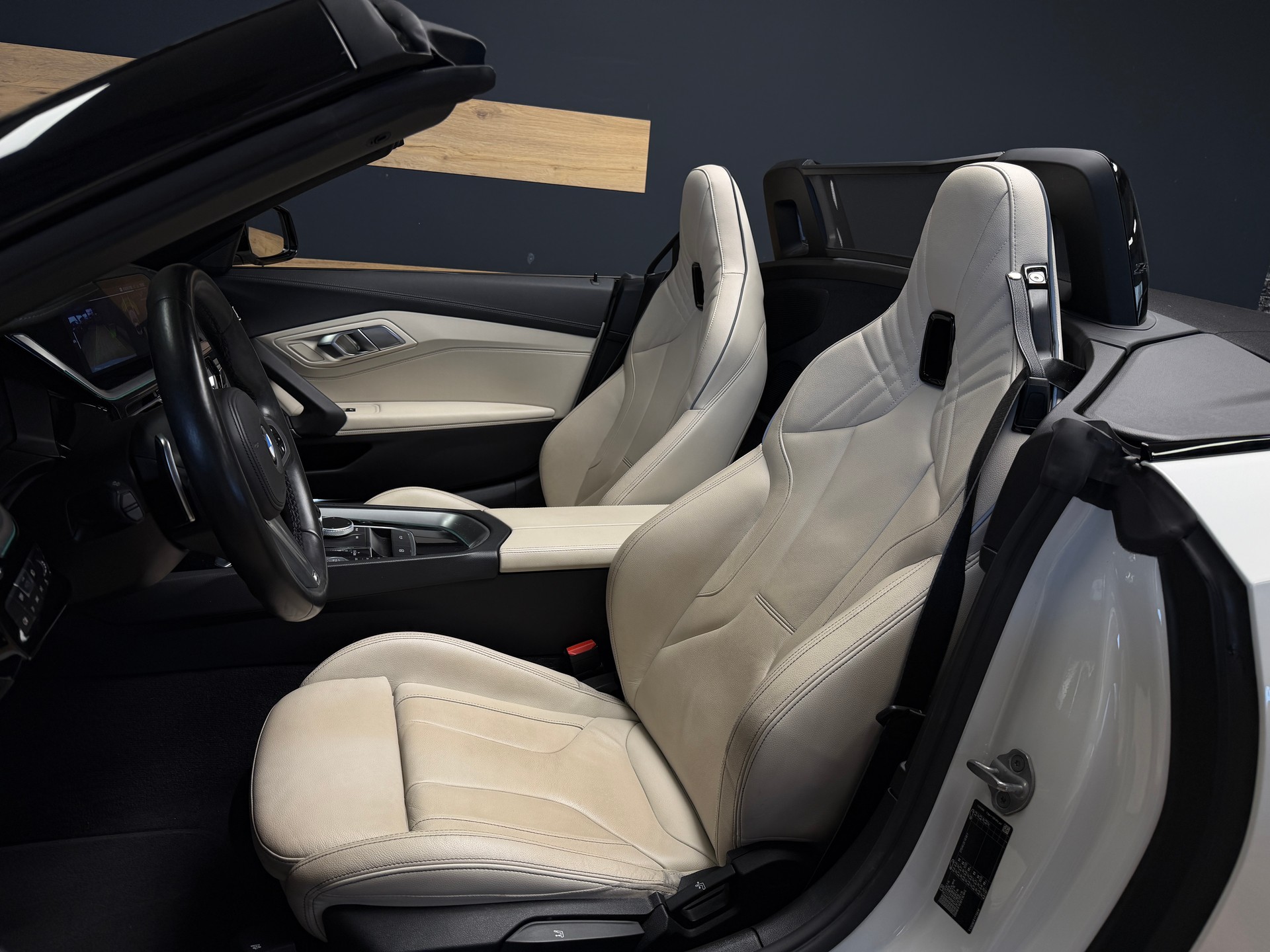 BMW Z4 sDrive 20i M Sport Steptronic-image-22
