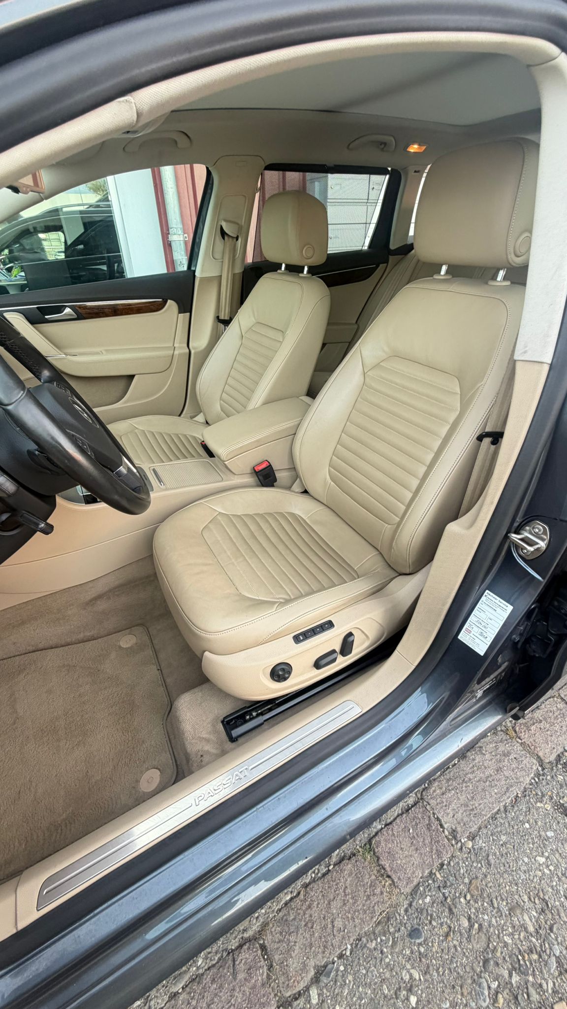 VW Passat Variant 3.6 FSI Highline 4Motion DSG-image-11