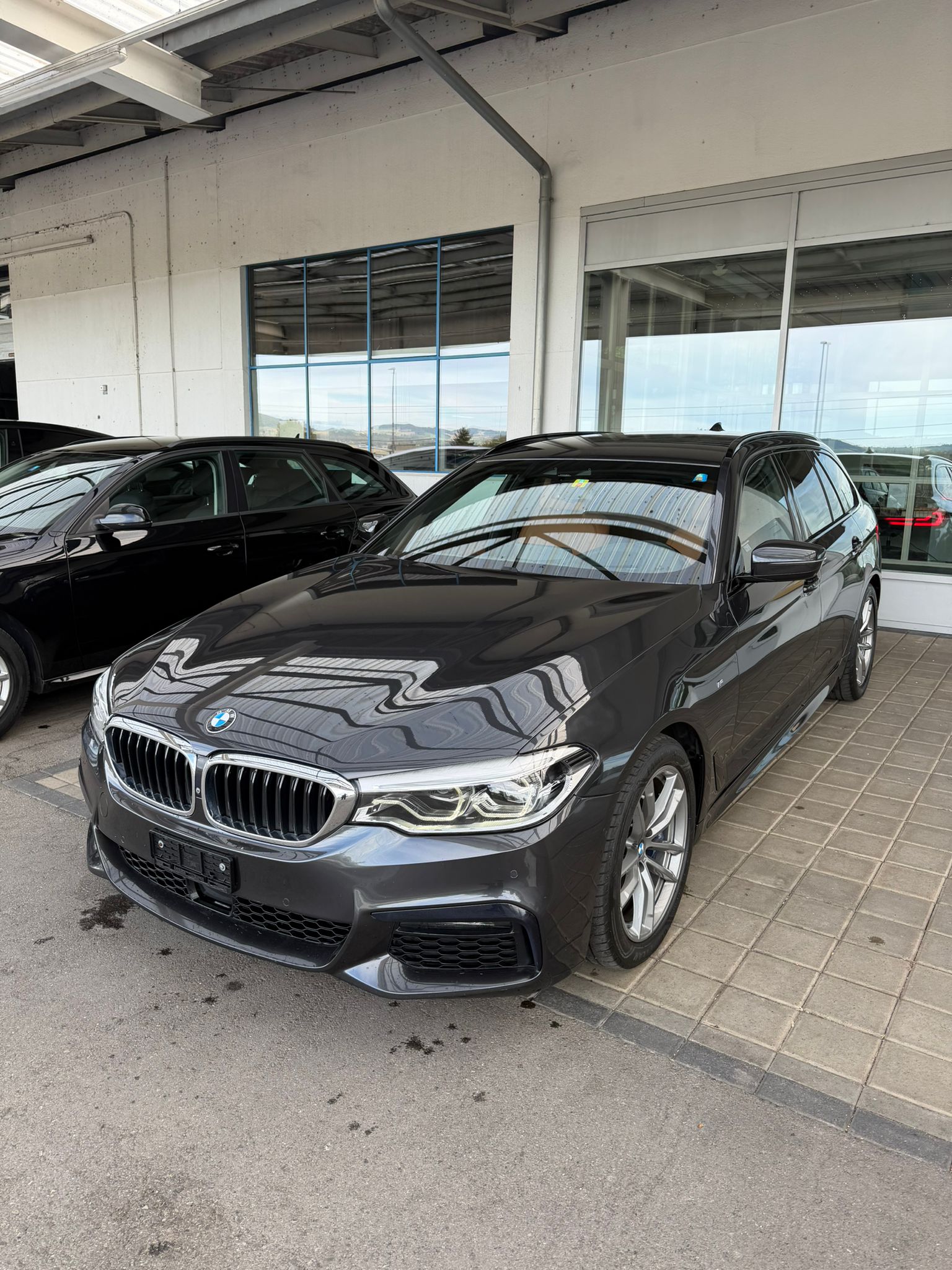 BMW 530d xDrive Touring Sport Line Steptronic-image-1