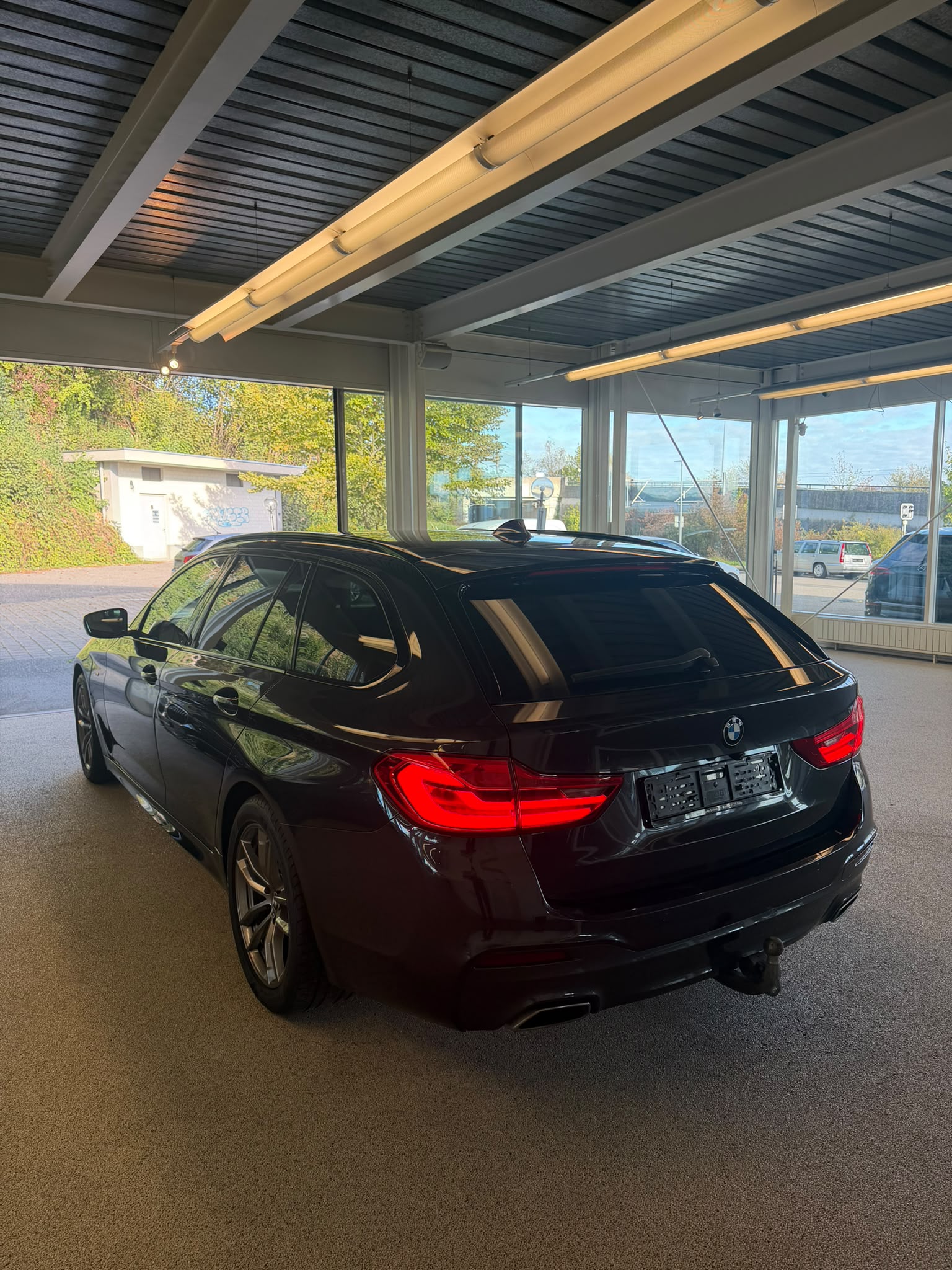BMW 530d xDrive Touring Sport Line Steptronic-image-2