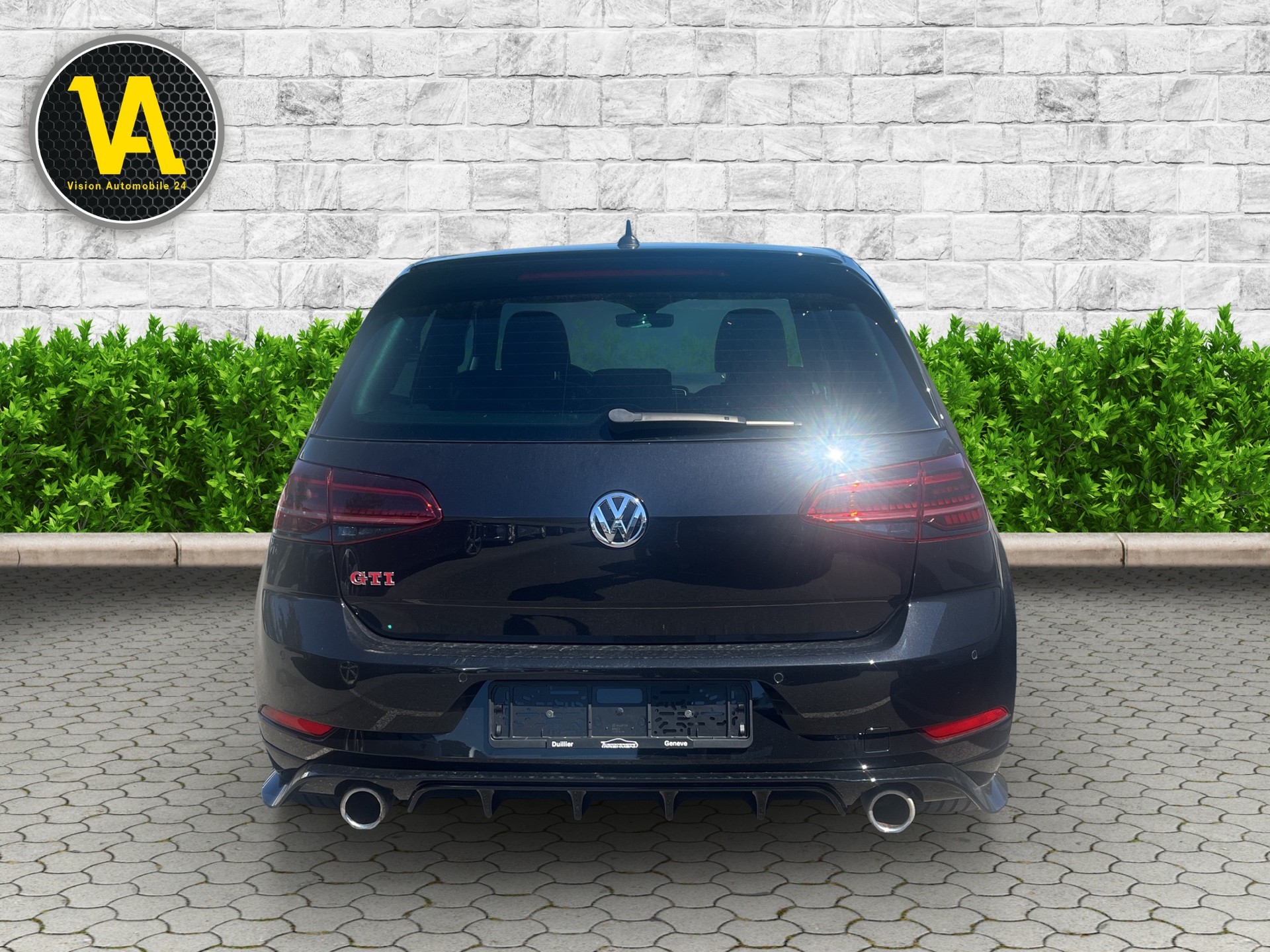 VW Golf 2.0 TSI GTI TCR DSG-showroom-element-2