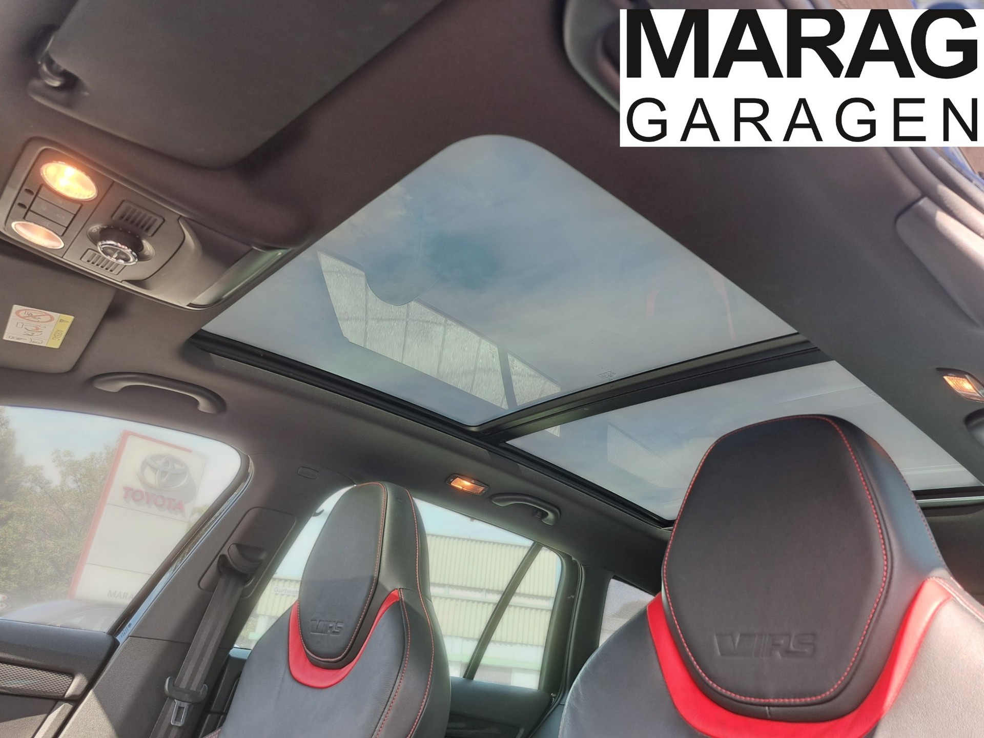 SKODA Octavia Combi 2.0 TSI RS-image-10