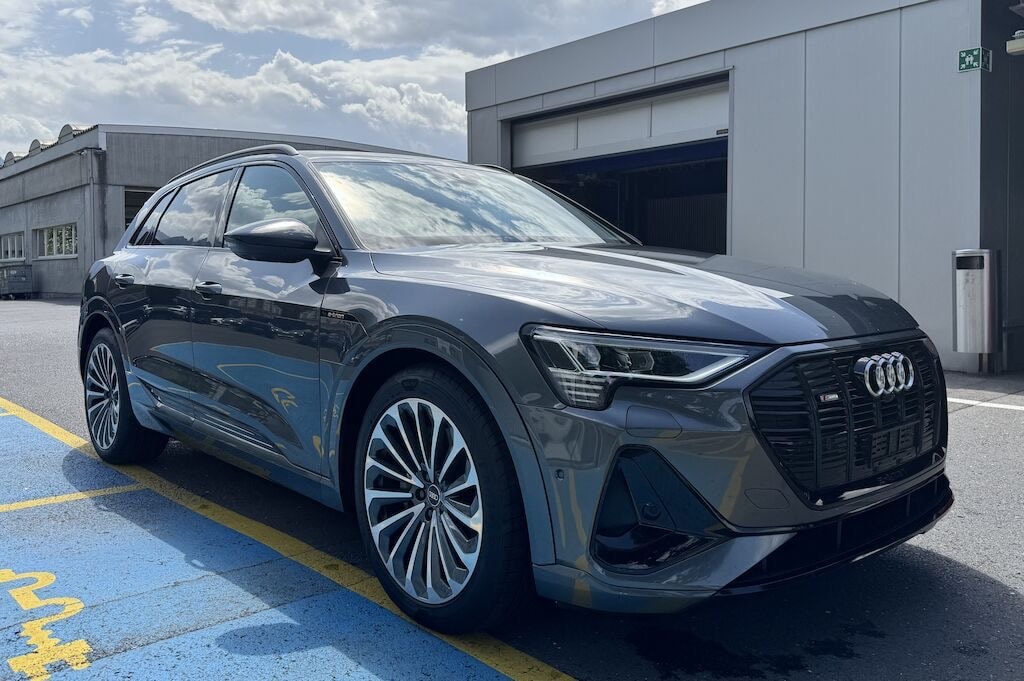 AUDI e-tron 55 S Line quattro-image-6