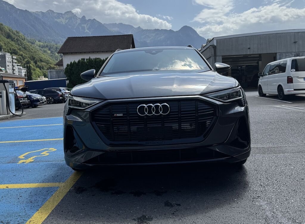 AUDI e-tron 55 S Line quattro-image-7