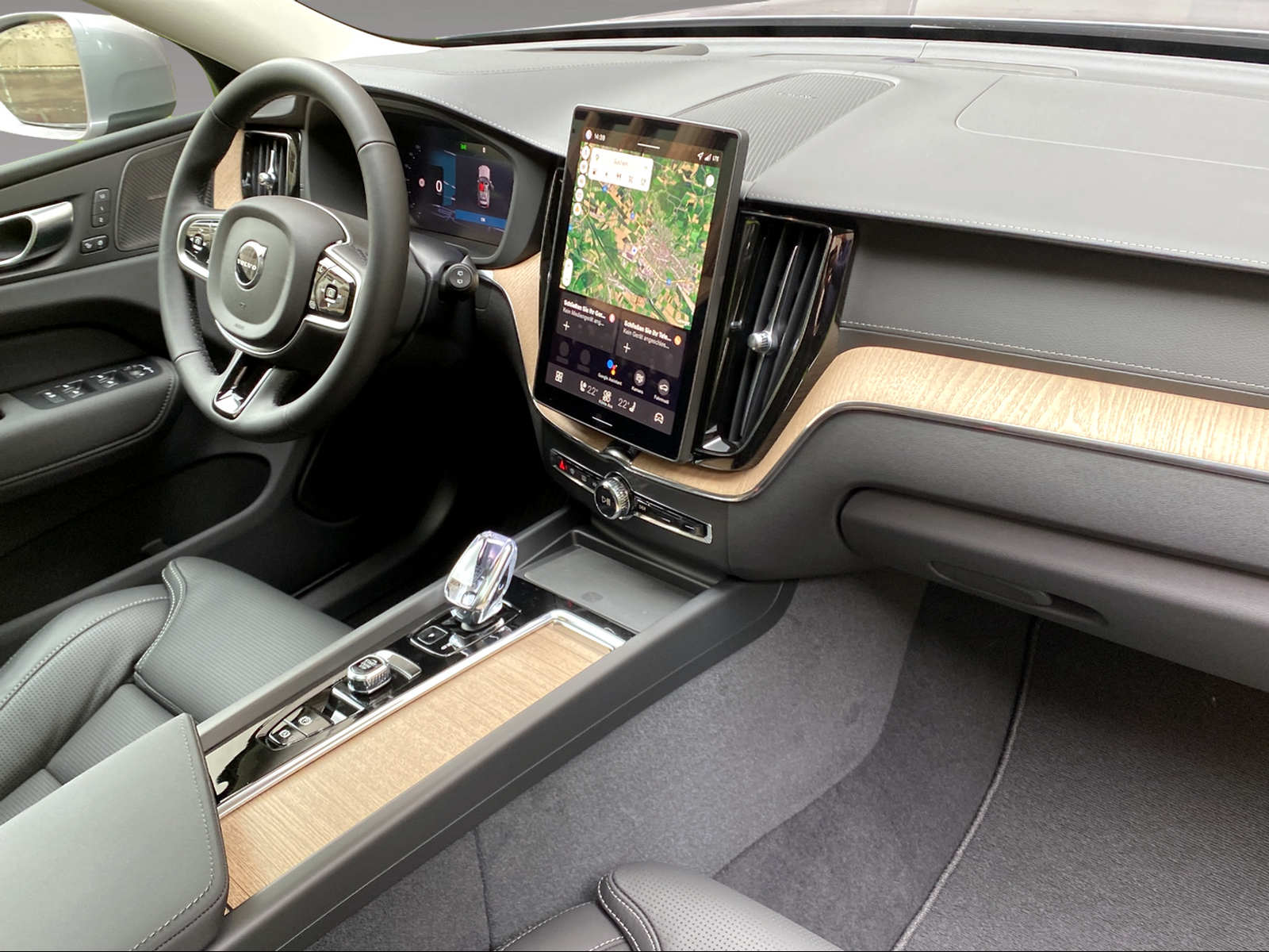 VOLVO XC60 2.0 T6 TE Ultra Bright eAWD-image-7