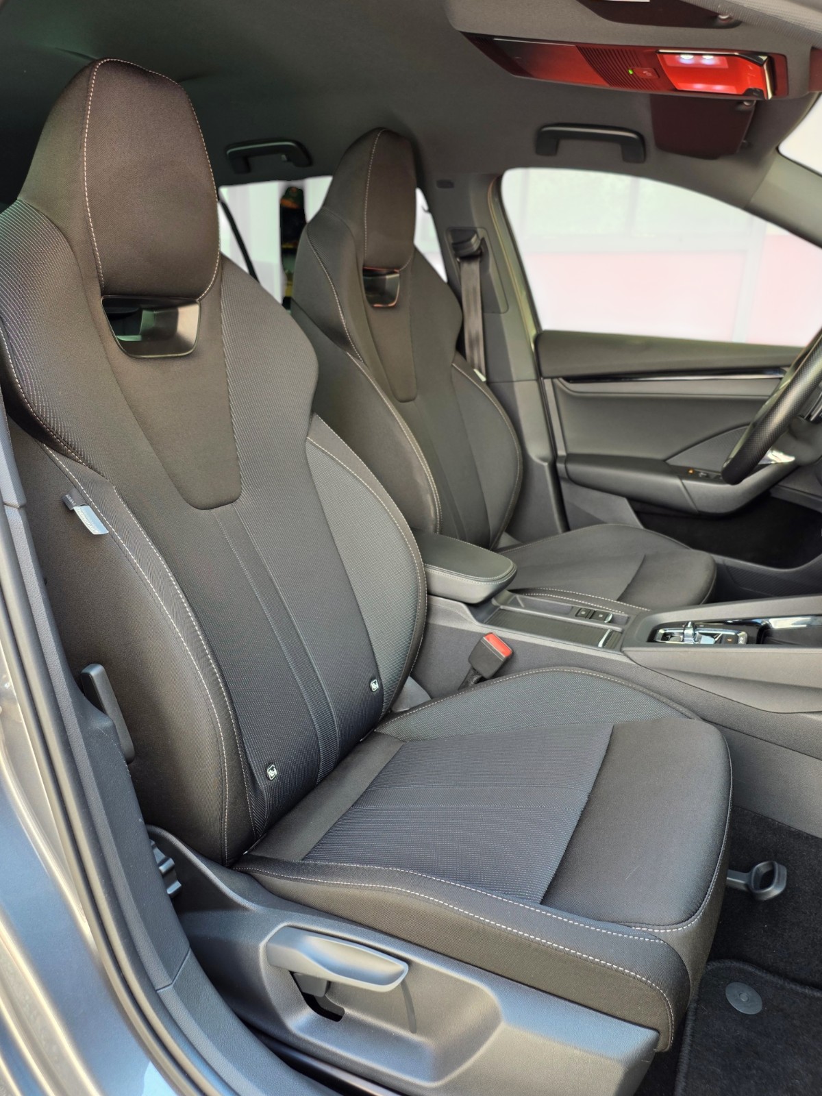 SKODA Octavia Combi 2.0 TDI DSG SportLine 4x4-image-14