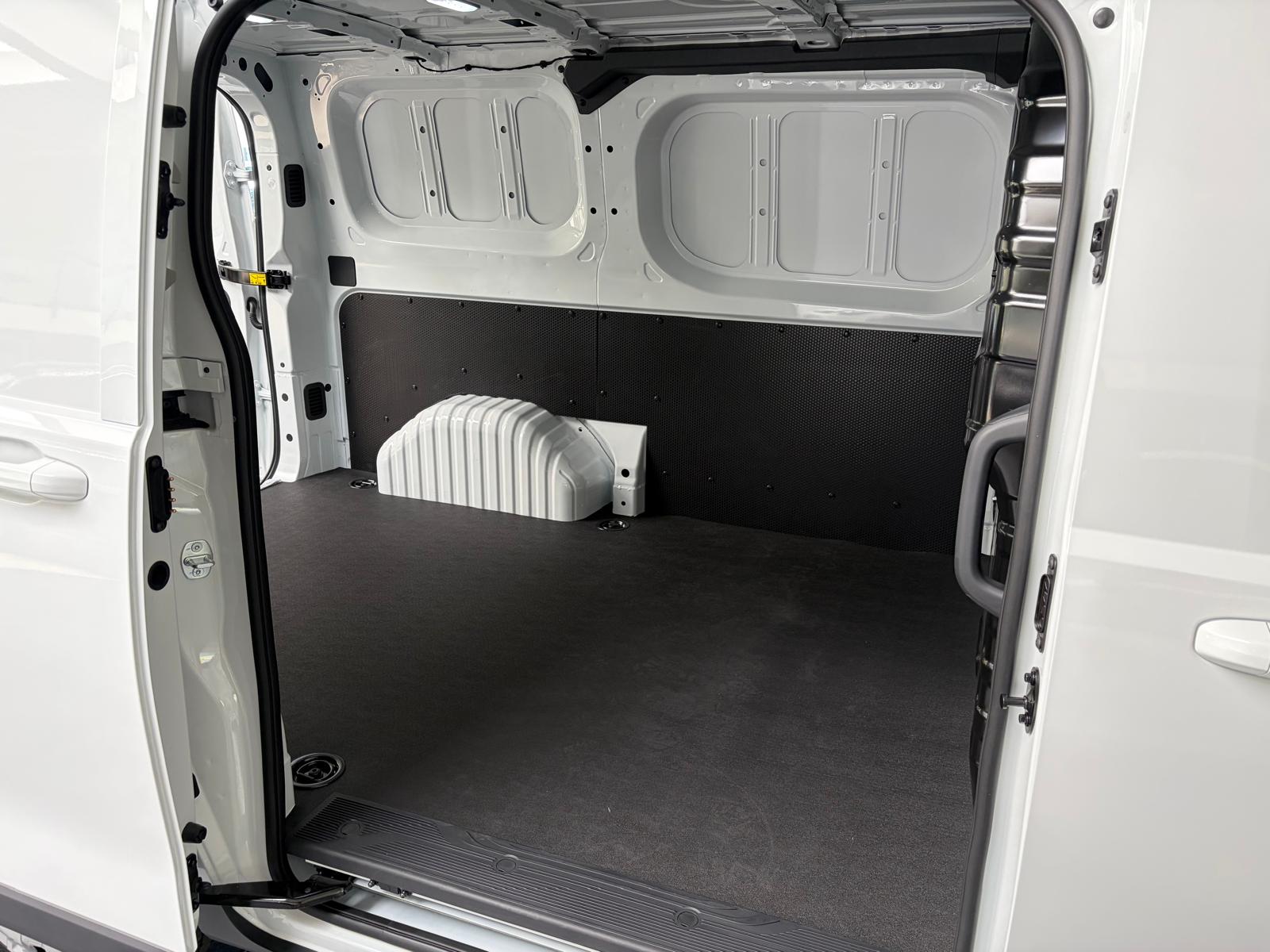 MAXUS Deliver 7 Kaw. L1H1 2.0 TD Base-image-8