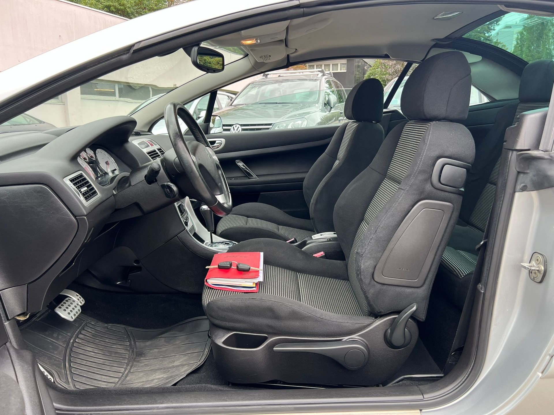 PEUGEOT 2.0i CABRIO-image-8