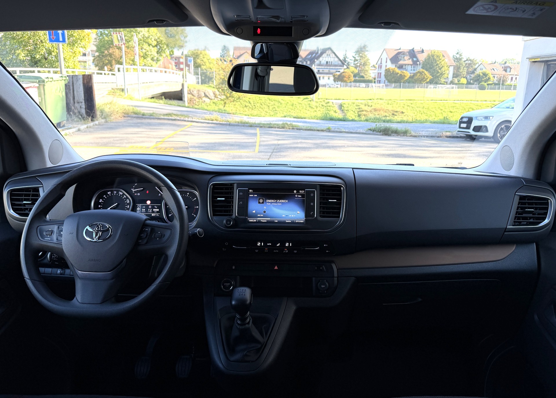 TOYOTA Proace Verso 2.0 D-4D Family L1 - *8-PLÄTZER / 1. HAND* - *TOP-AUSSTATTUNG* - *8-FACH ALU & GARANTIE*-image-20