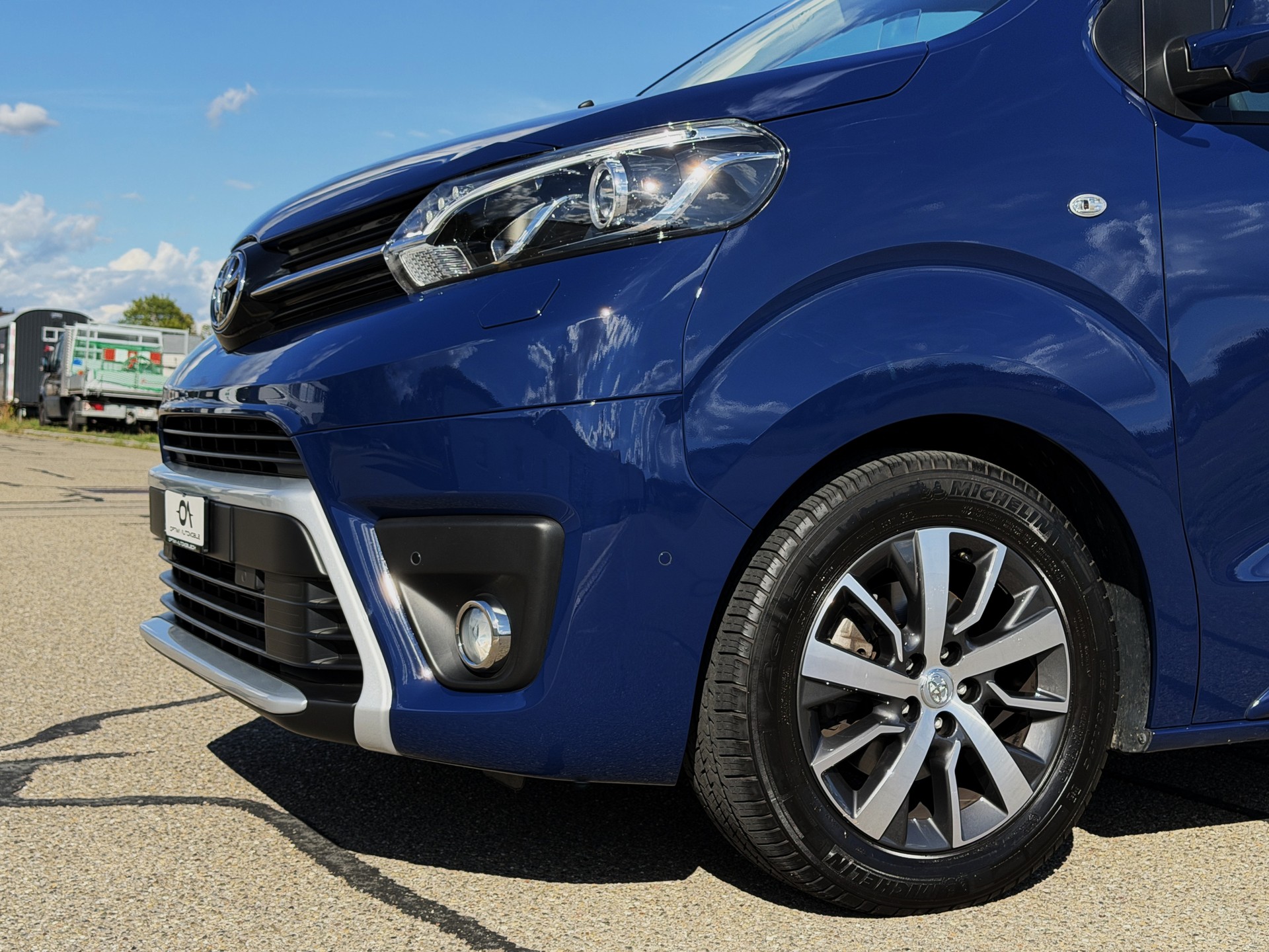 TOYOTA Proace Verso 2.0 D-4D Family L1 - *8-PLÄTZER / 1. HAND* - *TOP-AUSSTATTUNG* - *8-FACH ALU & GARANTIE*-image-11