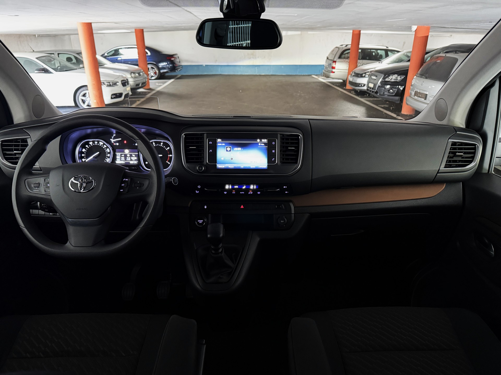 TOYOTA Proace Verso 2.0 D-4D Family L1 - *8-PLÄTZER / 1. HAND* - *TOP-AUSSTATTUNG* - *8-FACH ALU & GARANTIE*-image-26