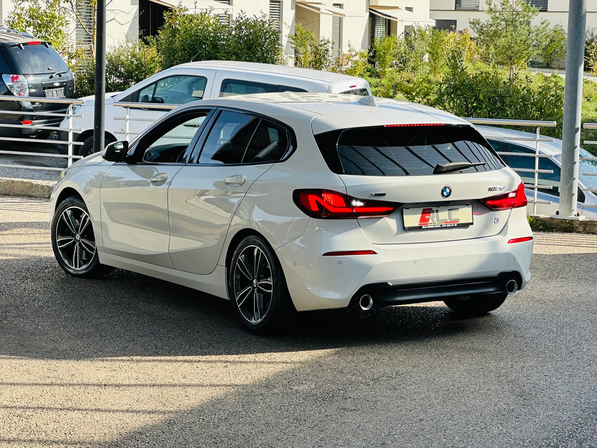 BMW 120d xDrive Steptronic Sport Line-image-12