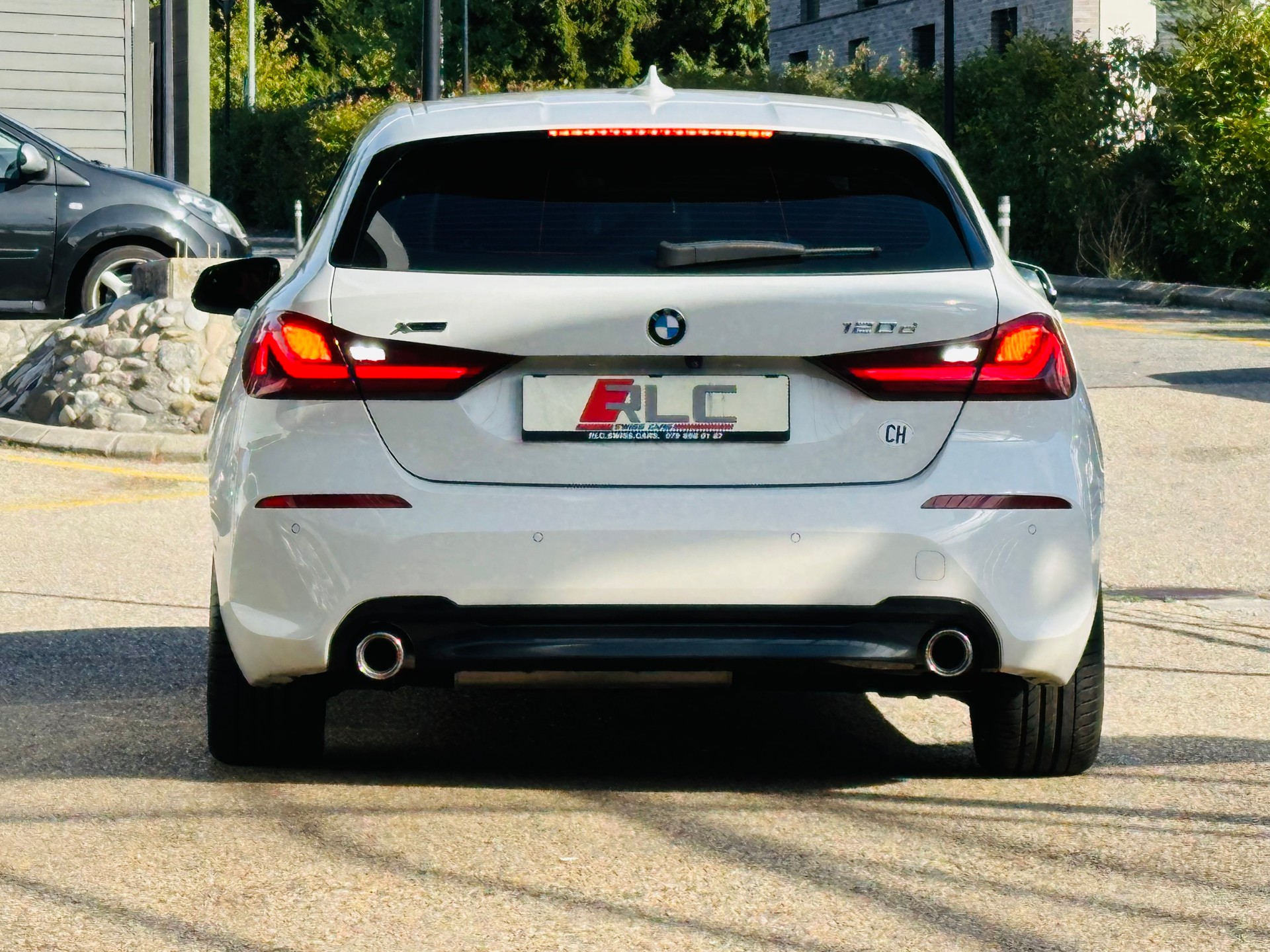 BMW 120d xDrive Steptronic Sport Line-image-9