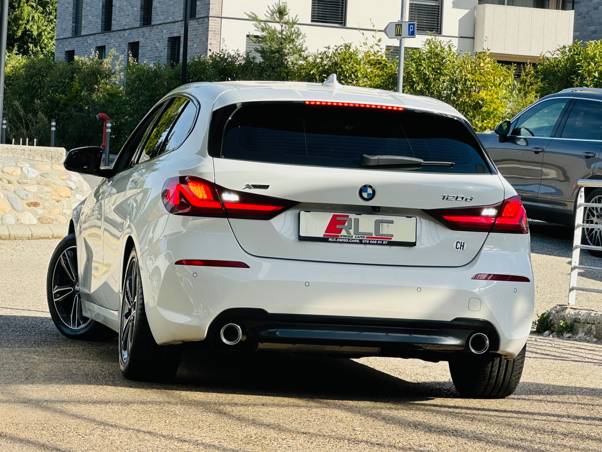 BMW 120d xDrive Steptronic Sport Line-image-8
