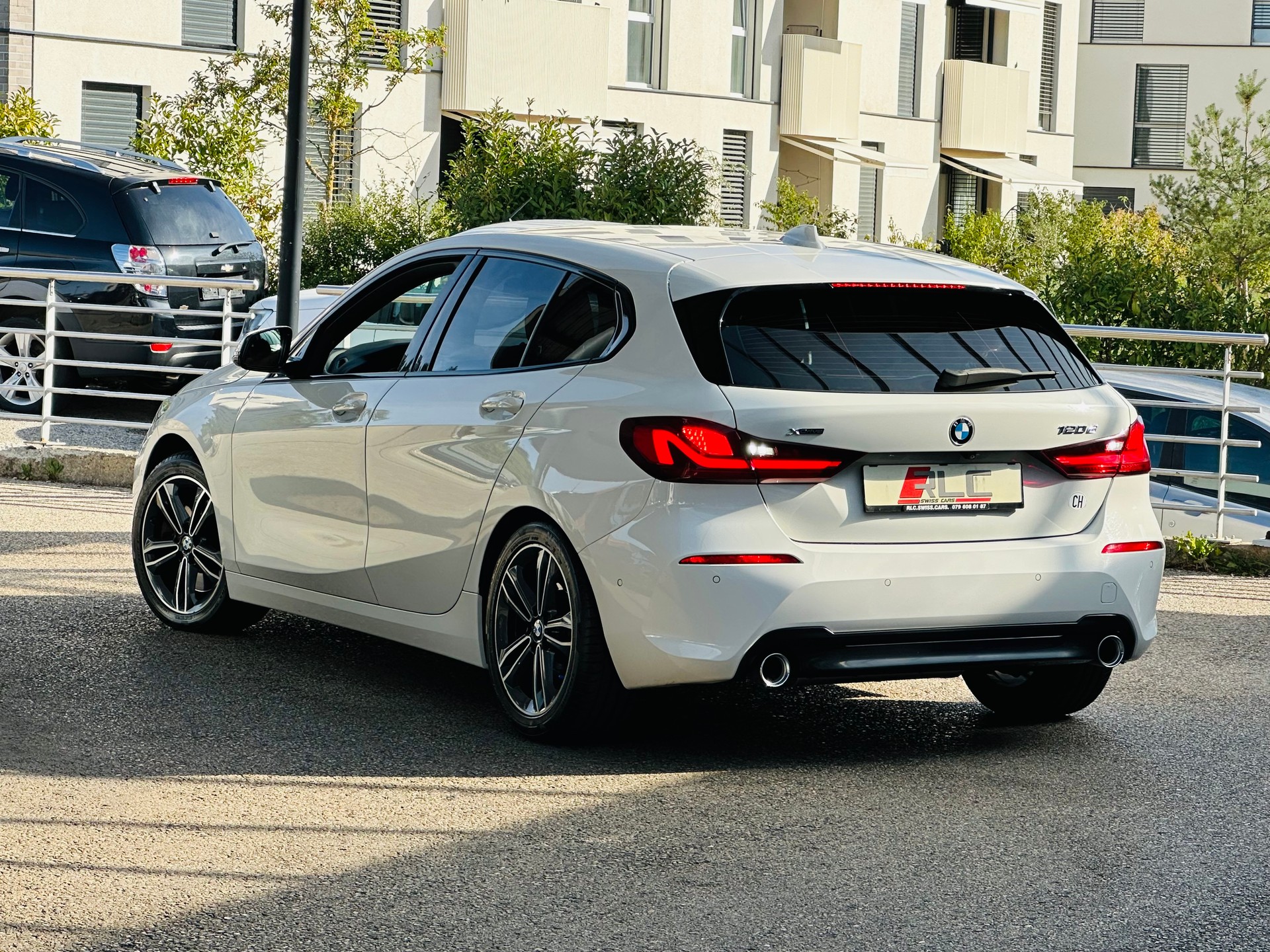 BMW 120d xDrive Steptronic Sport Line-image-11