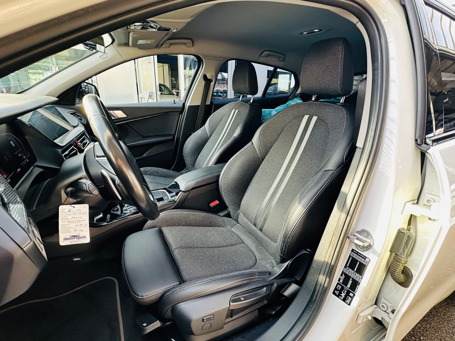 BMW 120d xDrive Steptronic Sport Line-image-13