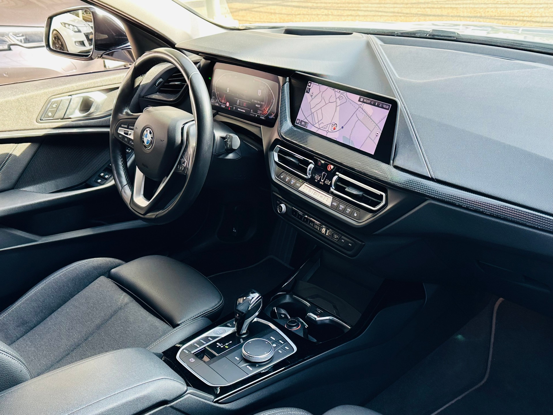 BMW 120d xDrive Steptronic Sport Line-image-17