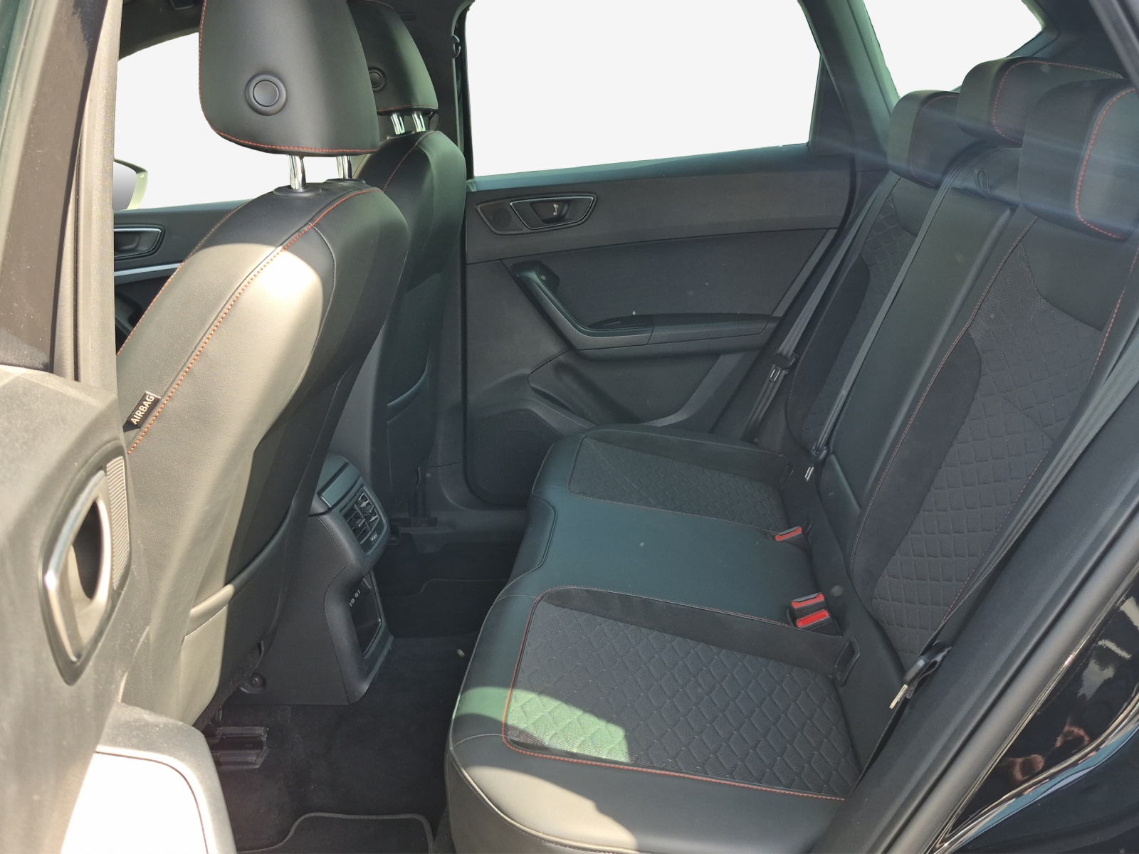 SEAT Ateca 2.0 TSI Hola FR 4Drive DSG-image-11