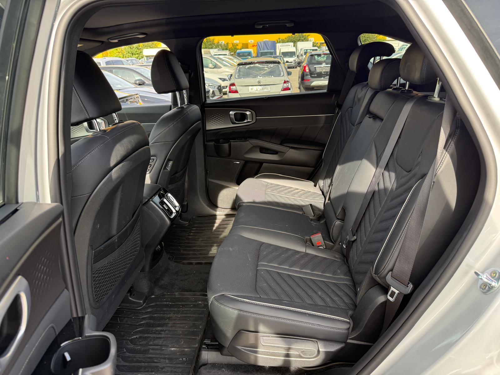 KIA Sorento 1.6 T-GDi Plug-in Hybrid Style-image-13