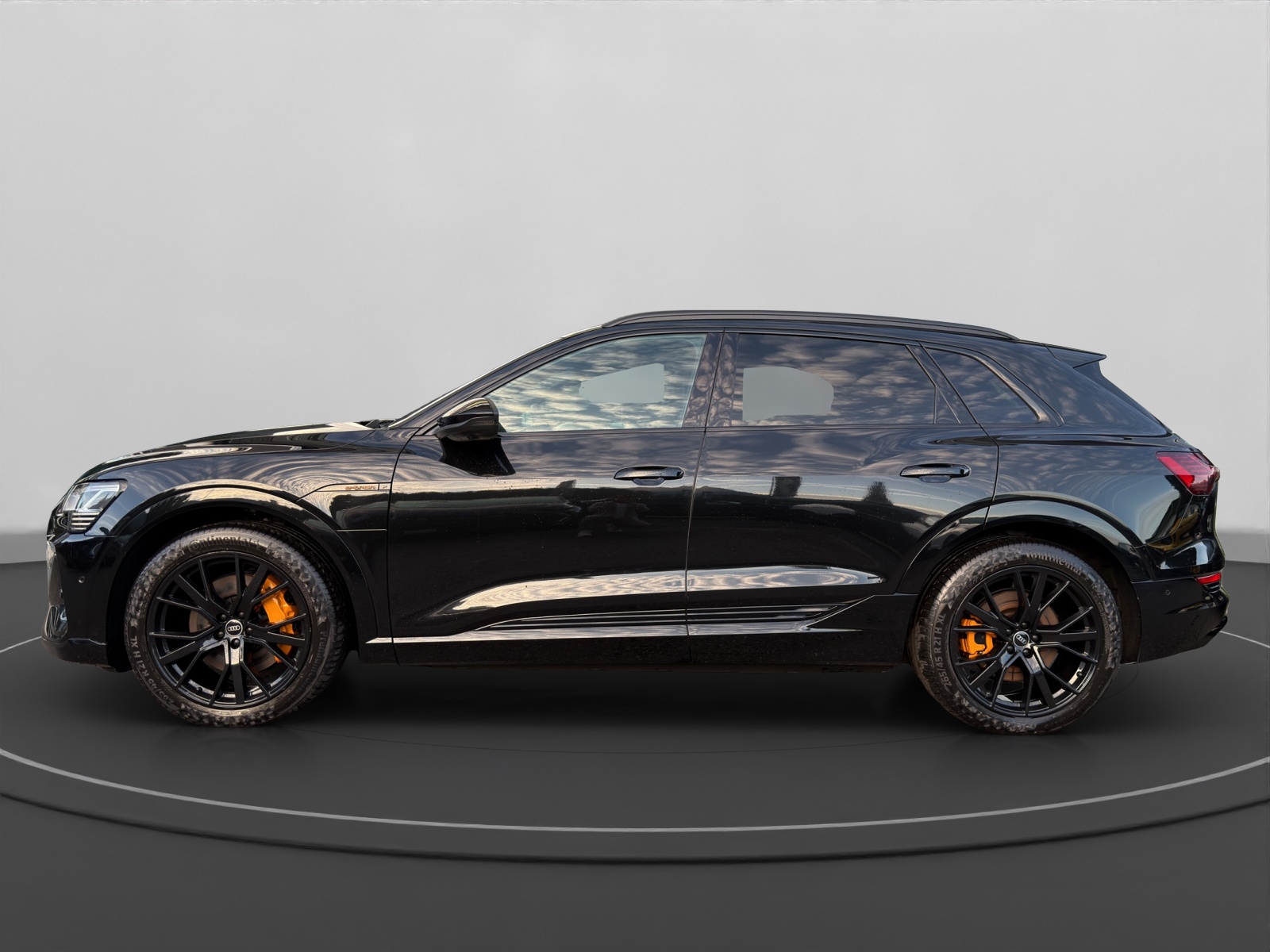 AUDI e-tron 55 S Line Black Edition quattro-image-0