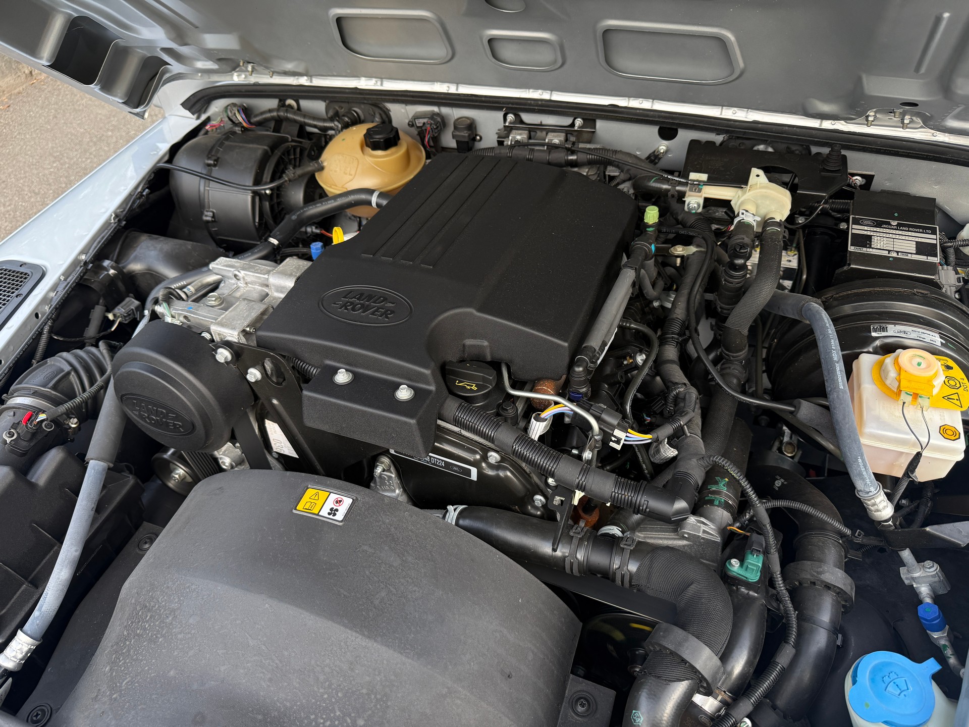 LAND ROVER 90TD4 Soft Top-image-7