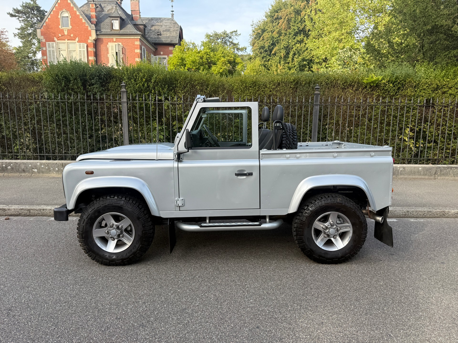 LAND ROVER 90TD4 Soft Top-image-2