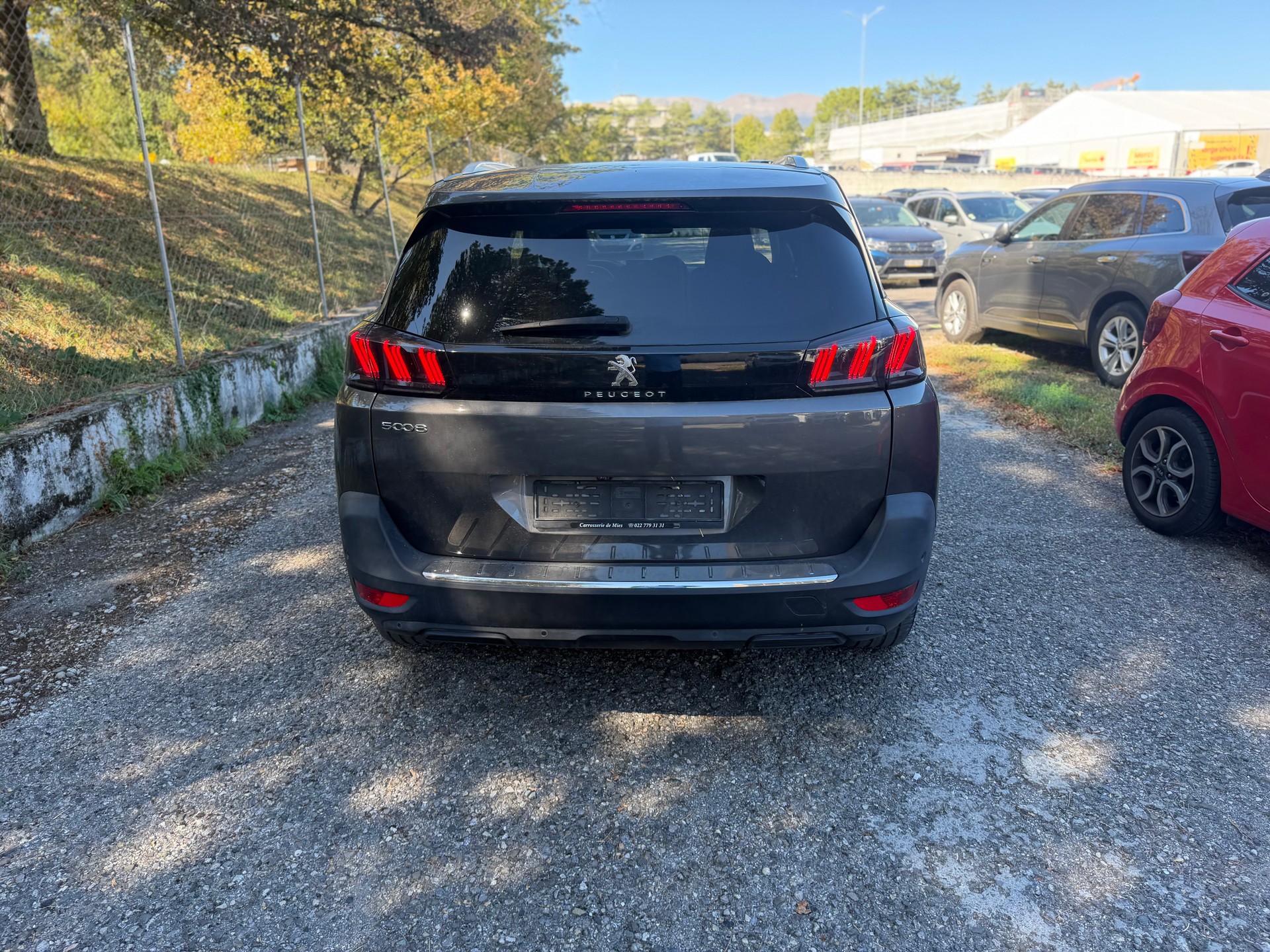 PEUGEOT 5008 1.2 Pure Tech Allure Pack EAT8-image-3