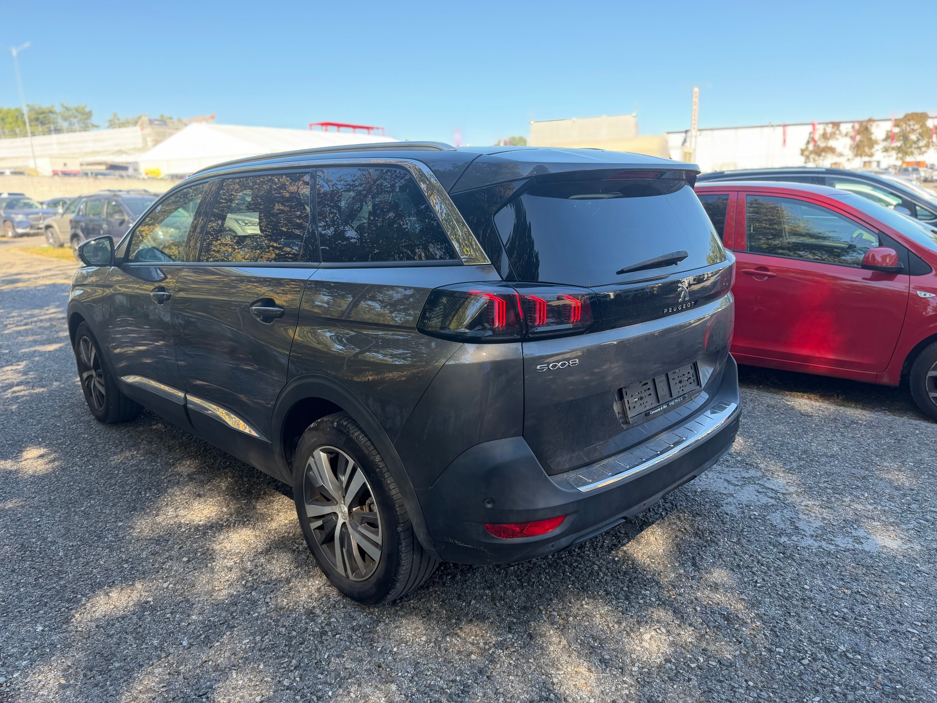PEUGEOT 5008 1.2 Pure Tech Allure Pack EAT8-image-5