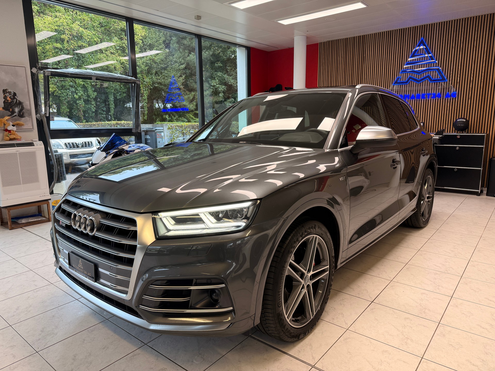 AUDI SQ5 3.0 V6 TFSI !! Standheizung & Anhängerkupplung !! quattro T-Tronic-image-2