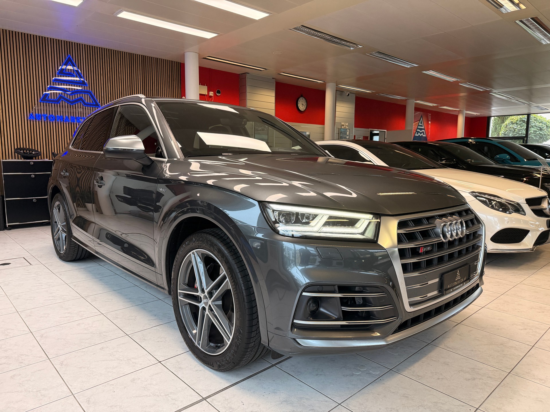 AUDI SQ5 3.0 V6 TFSI !! Standheizung & Anhängerkupplung !! quattro T-Tronic-image-0