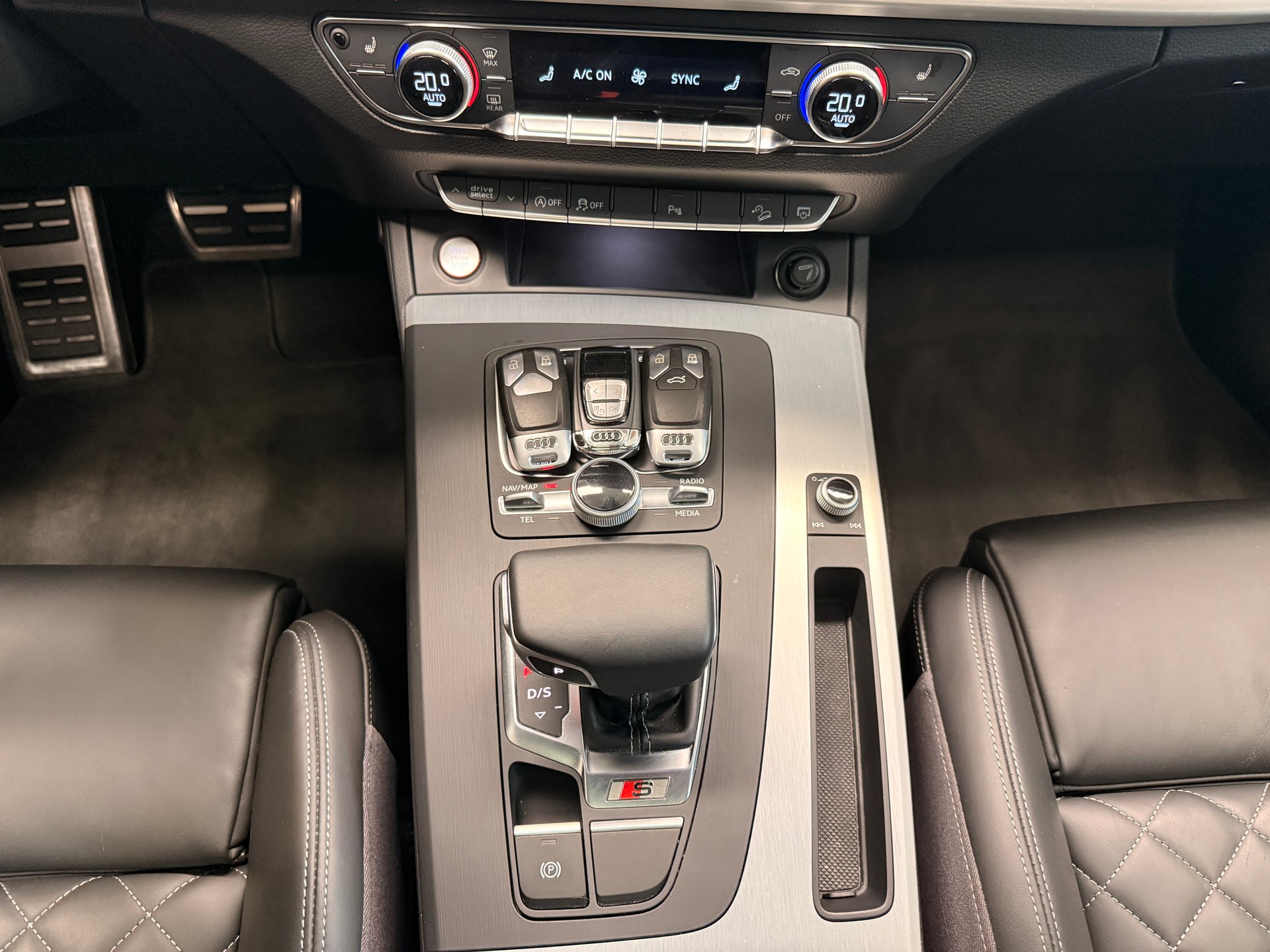 AUDI SQ5 3.0 V6 TFSI !! Standheizung & Anhängerkupplung !! quattro T-Tronic-image-9