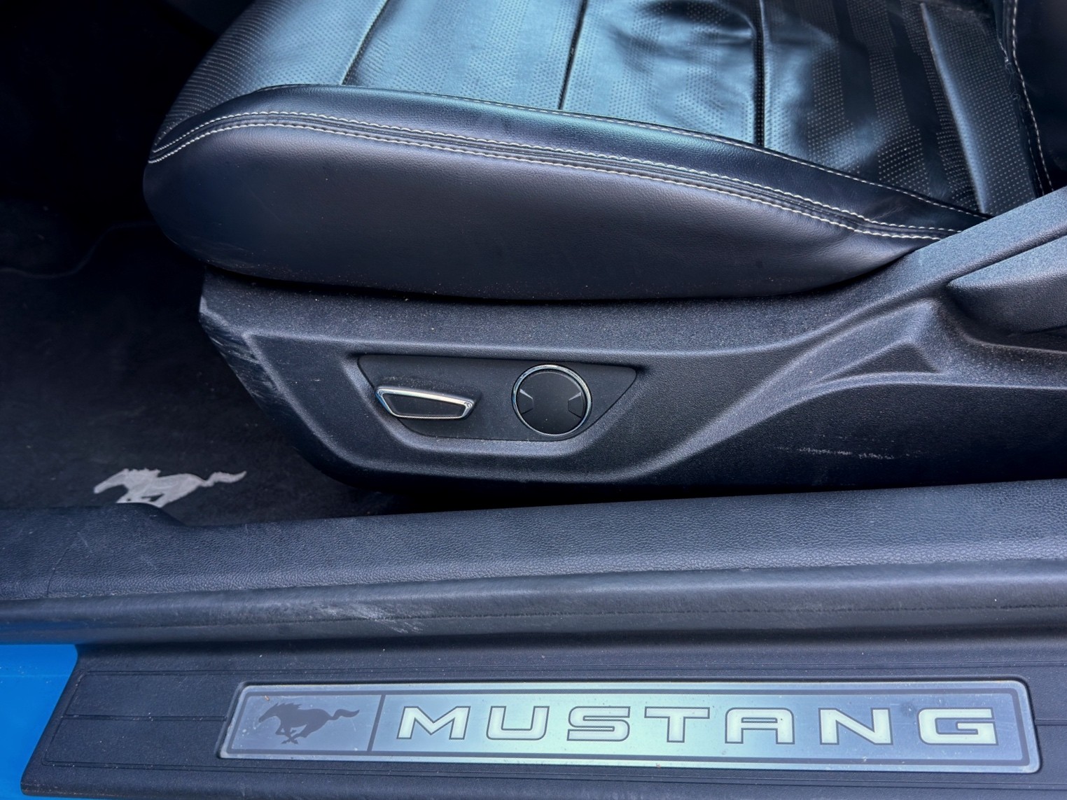 FORD Mustang Fastback 2.3 Automat-image-26