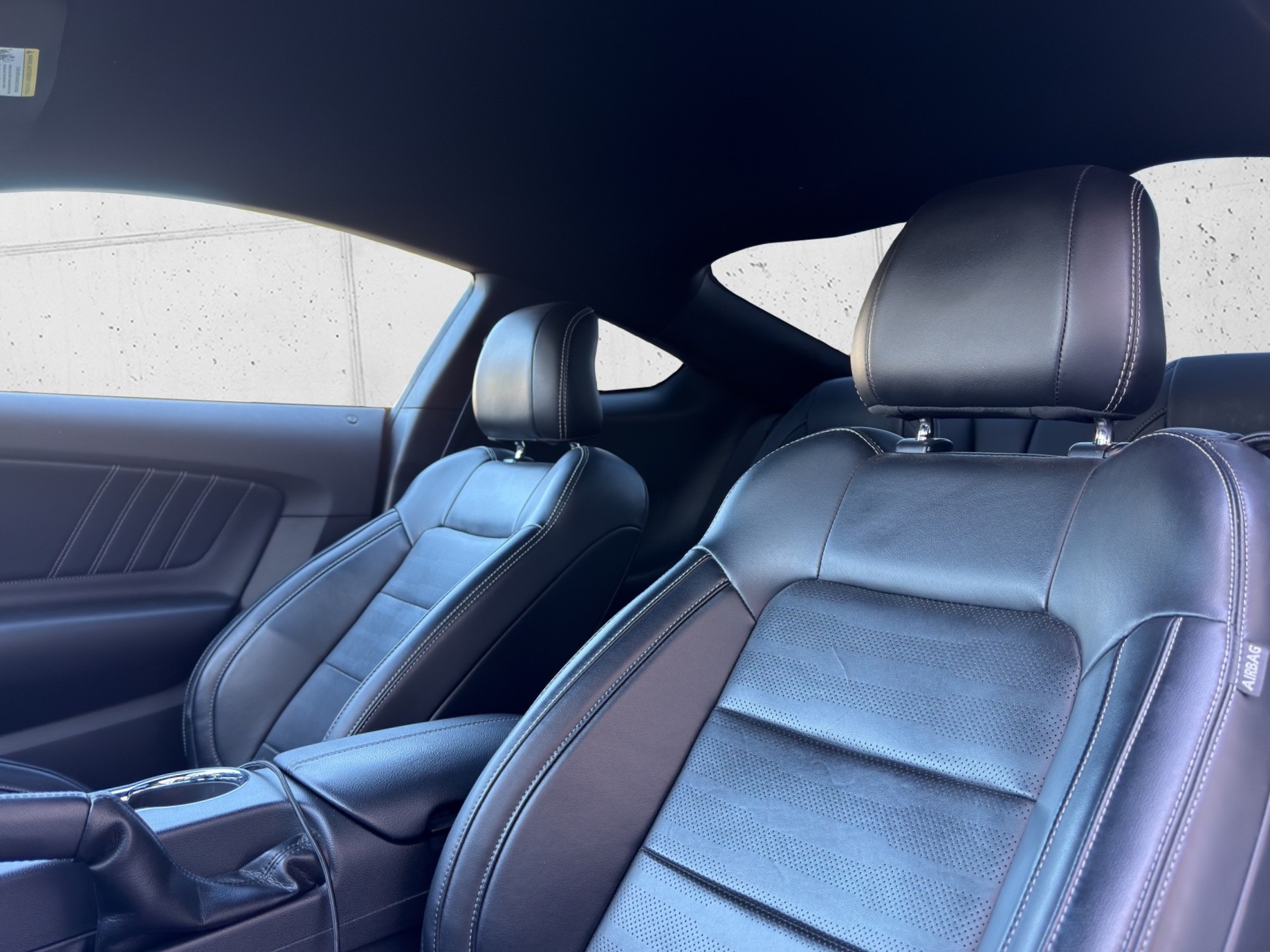 FORD Mustang Fastback 2.3 Automat-image-25