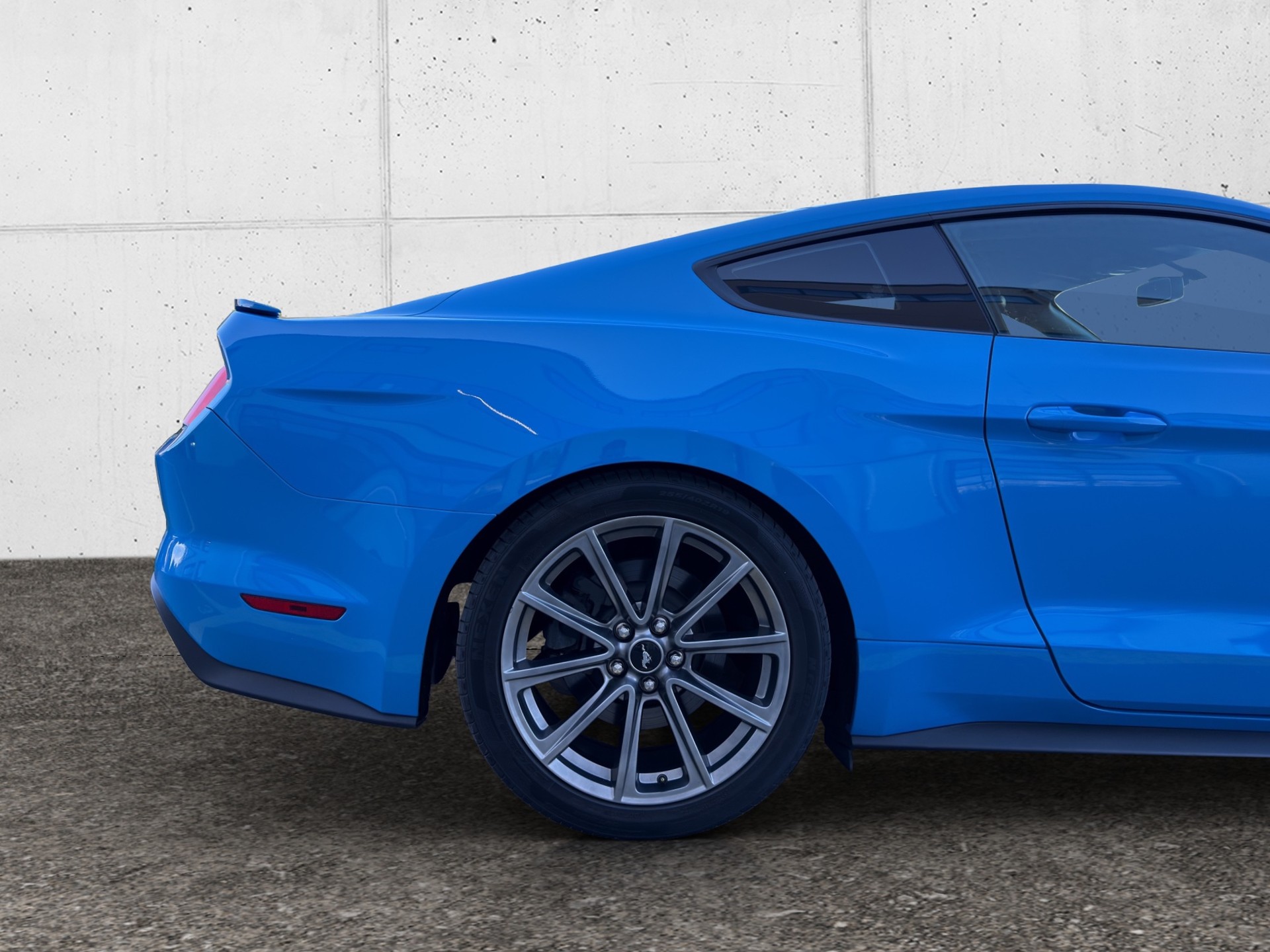 FORD Mustang Fastback 2.3 Automat-image-8