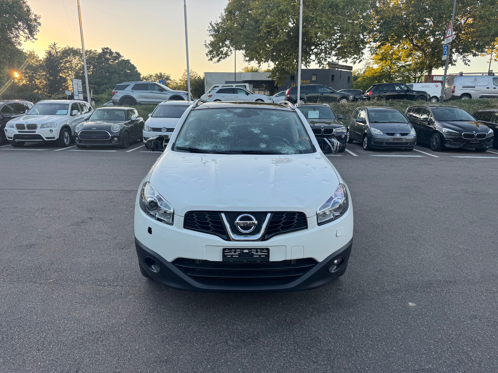 NISSAN Qashqai +2 2.0 dCi 4WD acenta Automatic-image-2