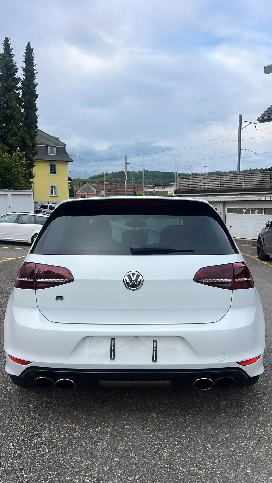 VW Golf 2.0 TSI R 4Motion DSG-image-8