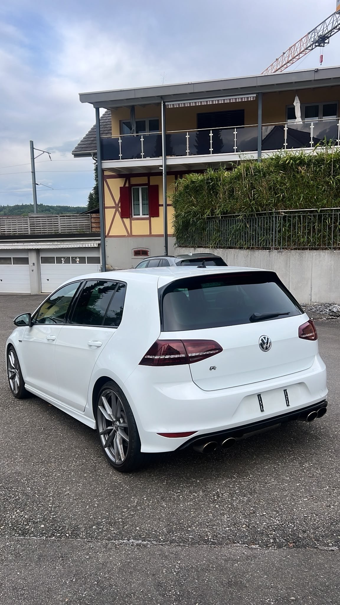 VW Golf 2.0 TSI R 4Motion DSG-image-6
