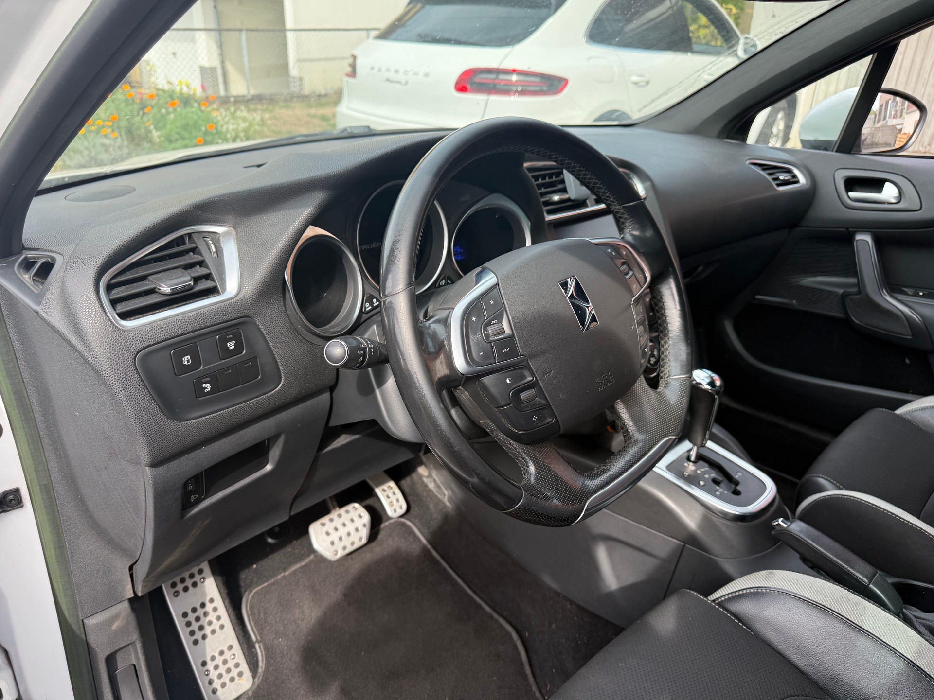 DS AUTOMOBILES DS4 1.6 THP SO Chic Automatic-image-12