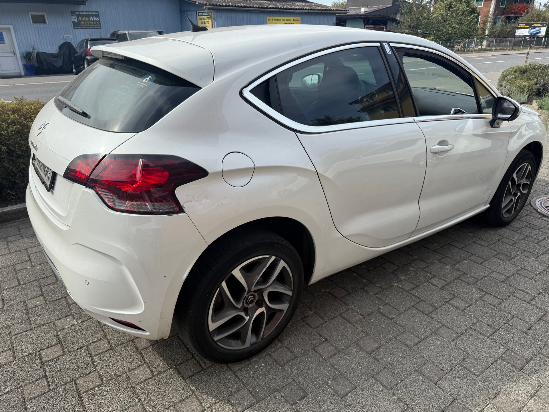 DS AUTOMOBILES DS4 1.6 THP SO Chic Automatic-image-3