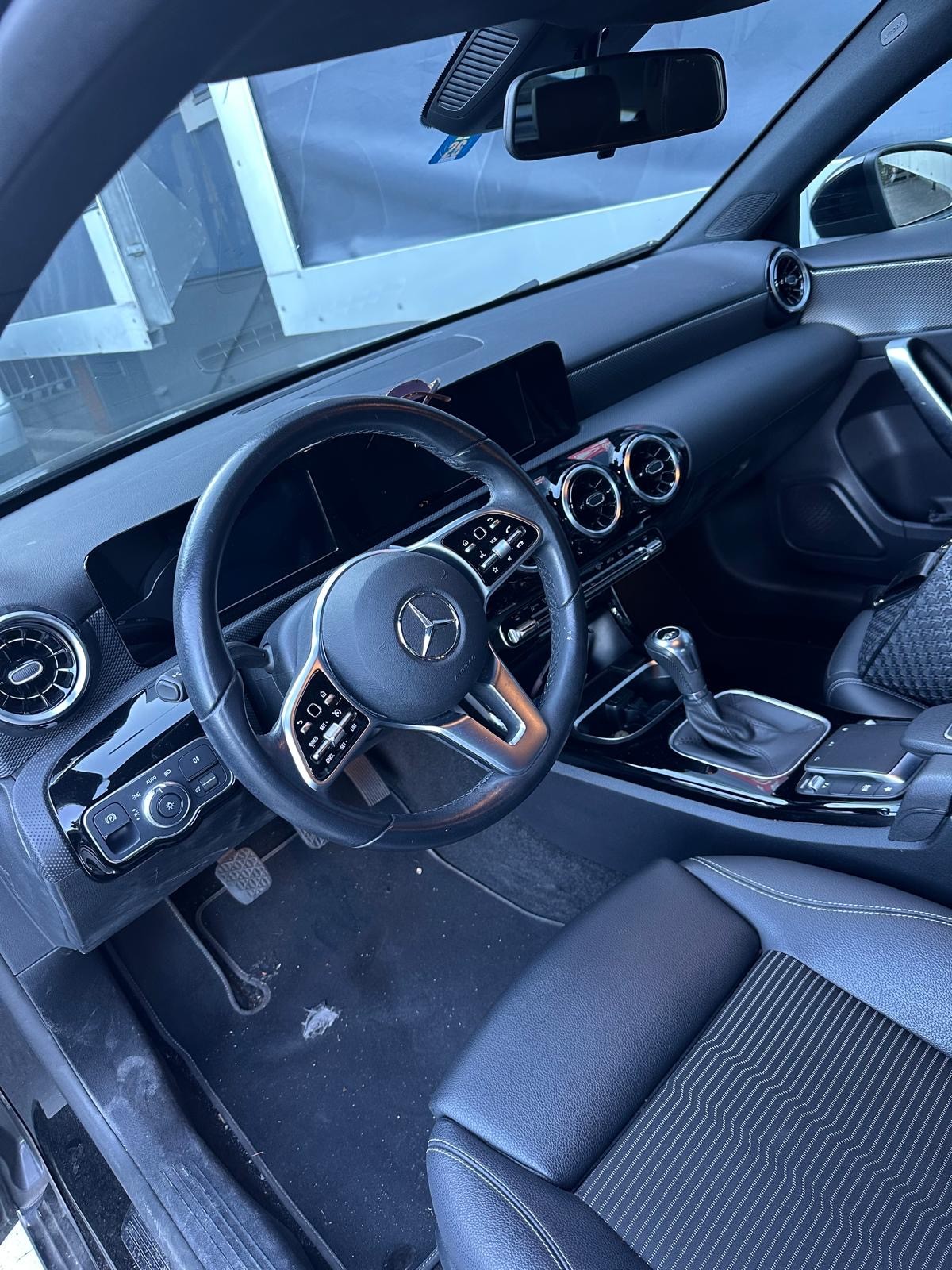 MERCEDES-BENZ A 180 d-image-1