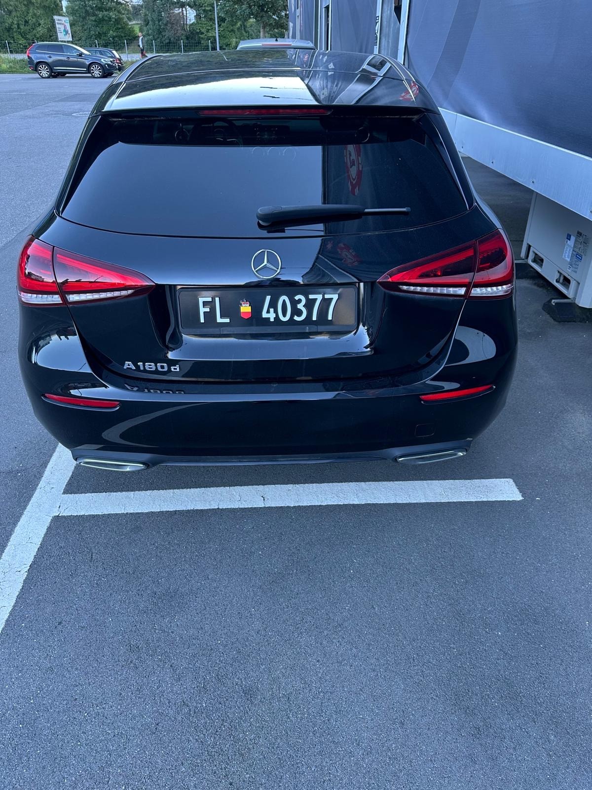 MERCEDES-BENZ A 180 d-image-4