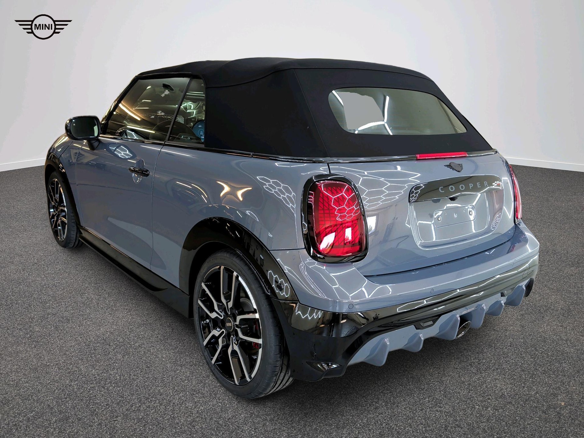 MINI John Cooper Works Cabrio-image-4